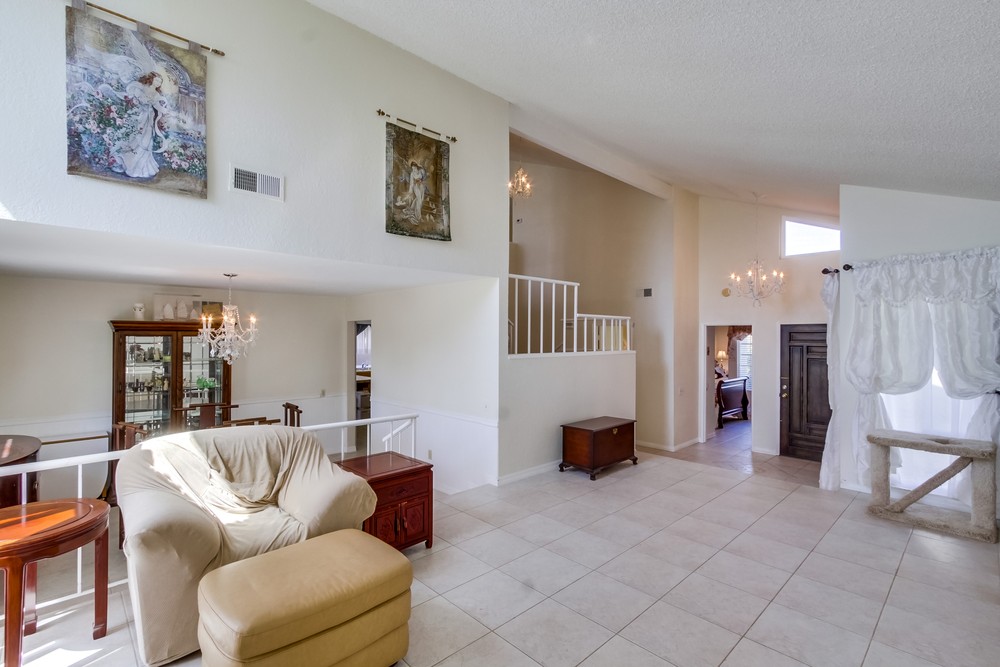 Virtual tour photo 6 of 33 for 14835 Priscilla St