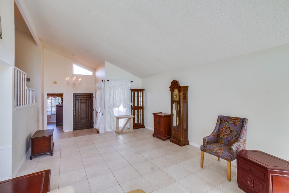 Virtual tour photo 7 of 33 for 14835 Priscilla St