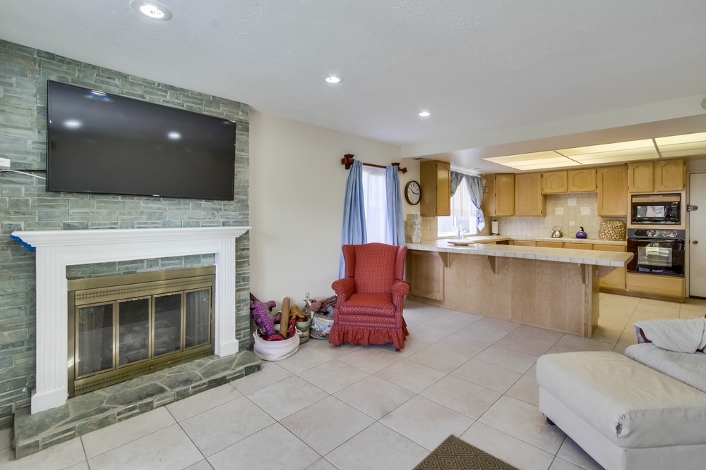 Virtual tour photo 12 of 33 for 14835 Priscilla St
