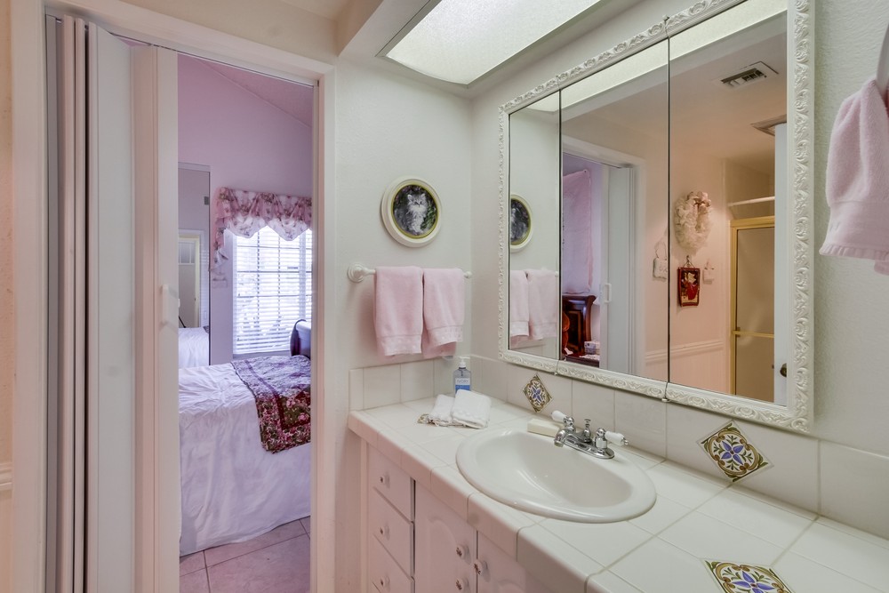Virtual tour photo 18 of 33 for 14835 Priscilla St