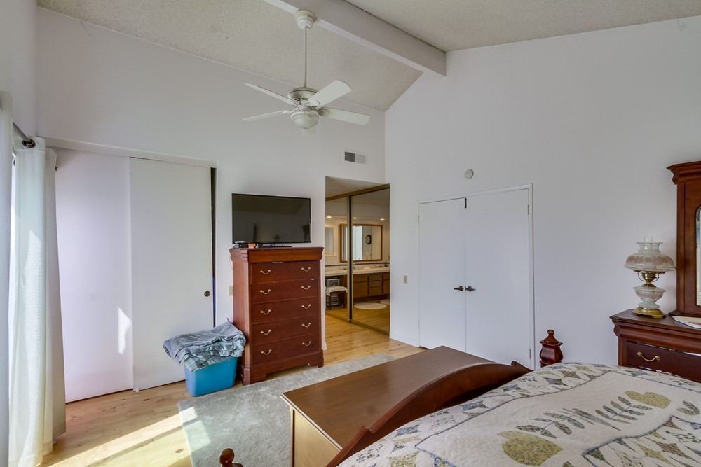 Virtual tour photo 23 of 33 for 14835 Priscilla St