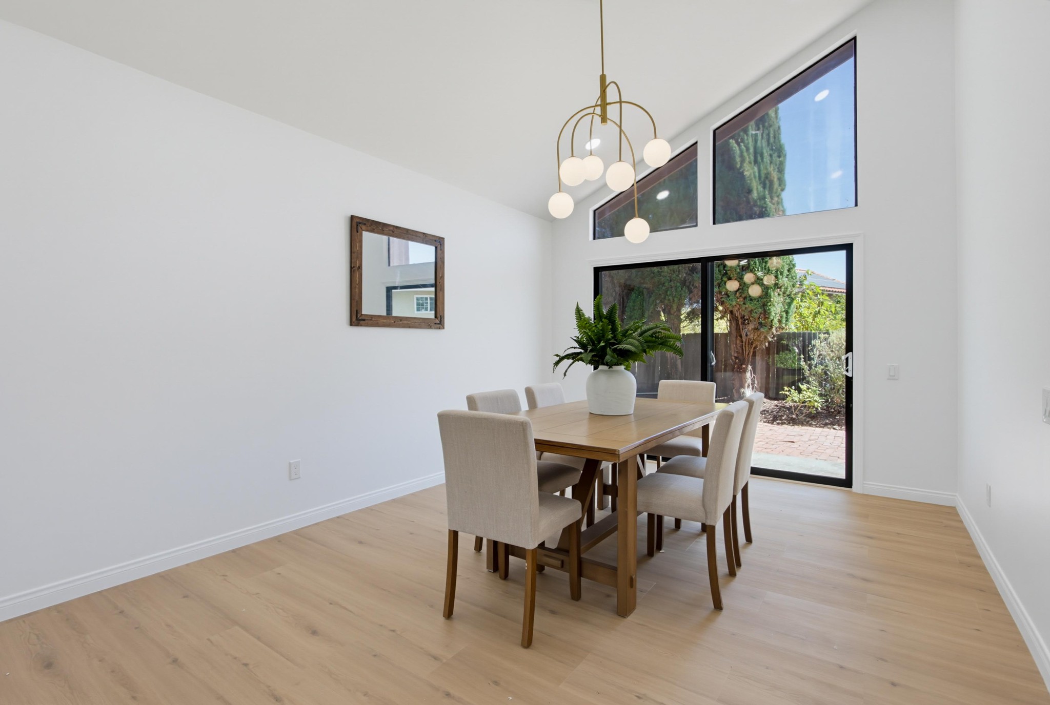 Virtual tour photo 13 of 77 for 14885 Priscilla St