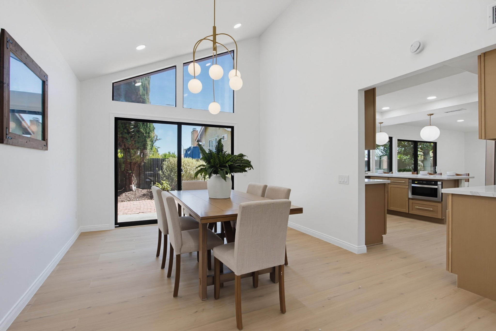 Virtual tour photo 14 of 77 for 14885 Priscilla St