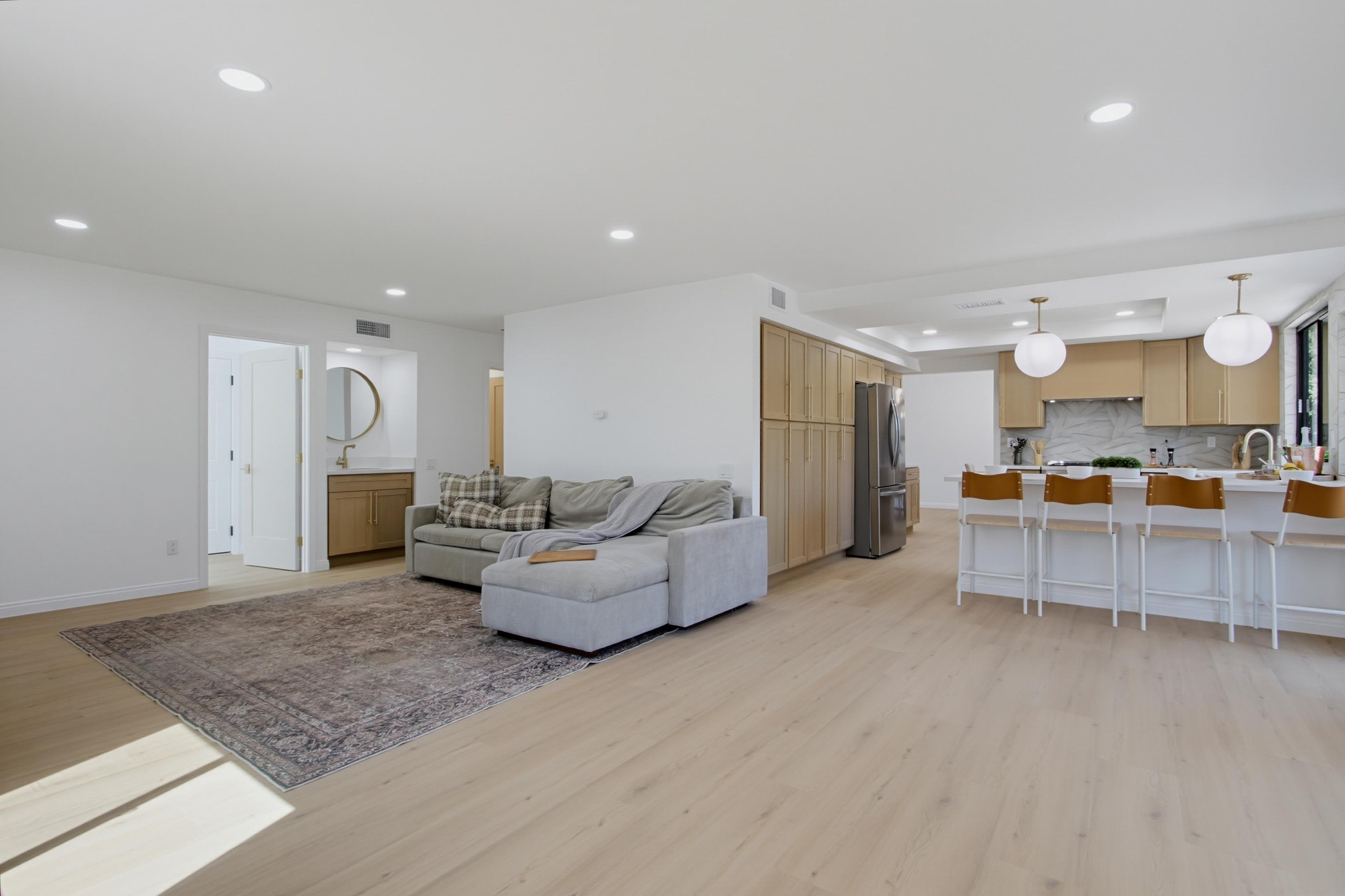 Virtual tour photo 22 of 77 for 14885 Priscilla St