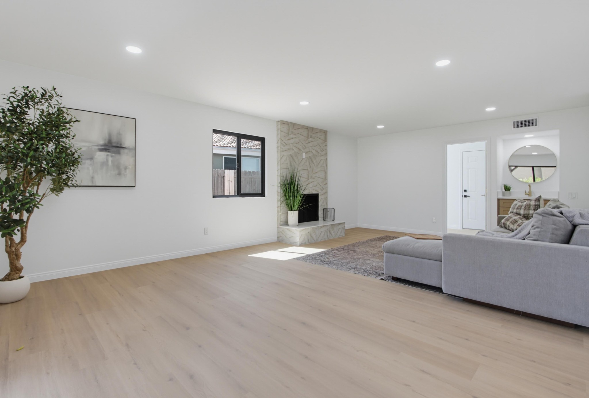 Virtual tour photo 25 of 77 for 14885 Priscilla St