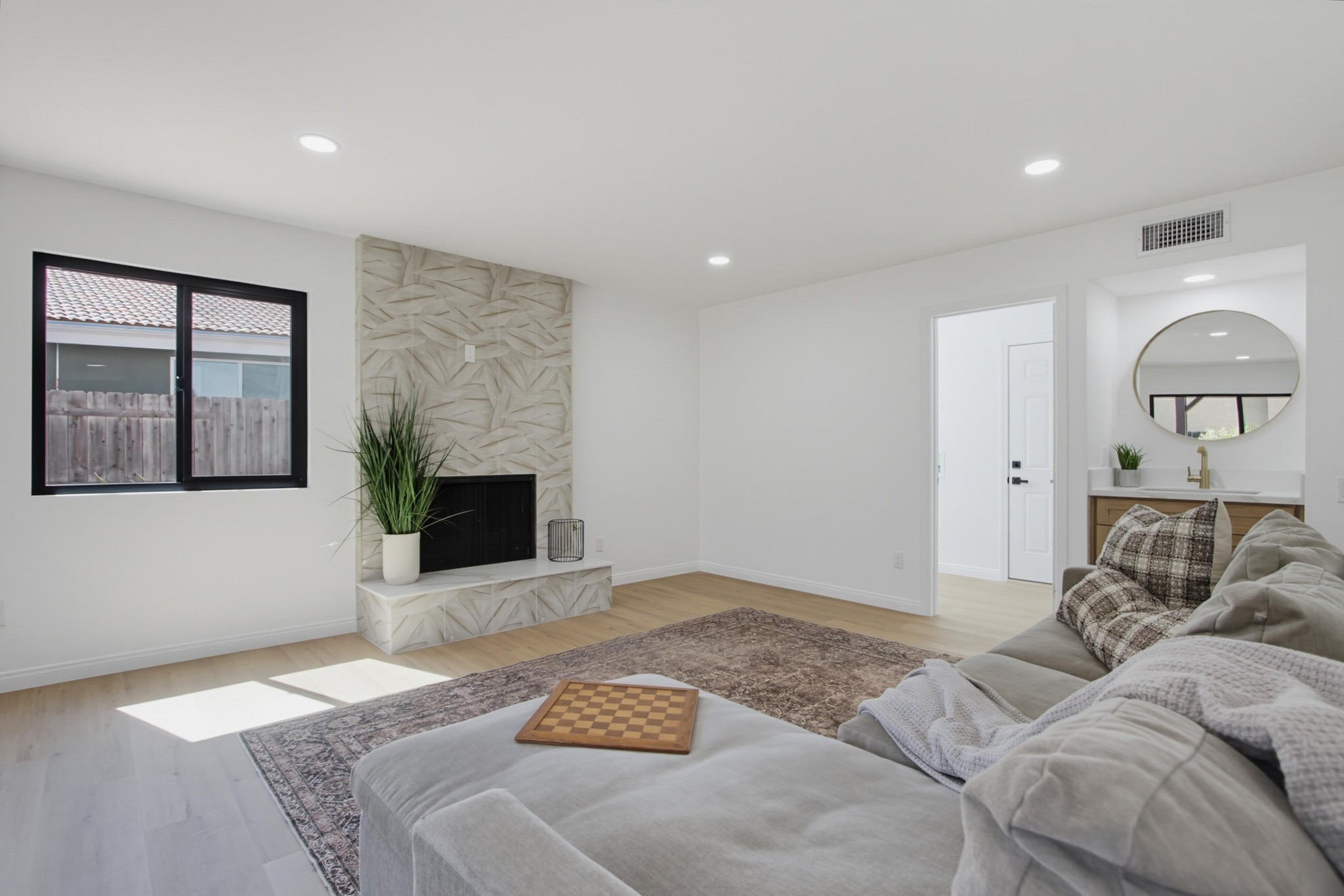 Virtual tour photo 26 of 77 for 14885 Priscilla St
