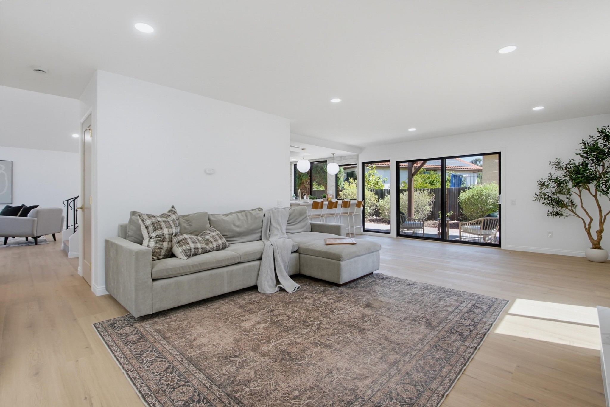 Virtual tour photo 28 of 77 for 14885 Priscilla St