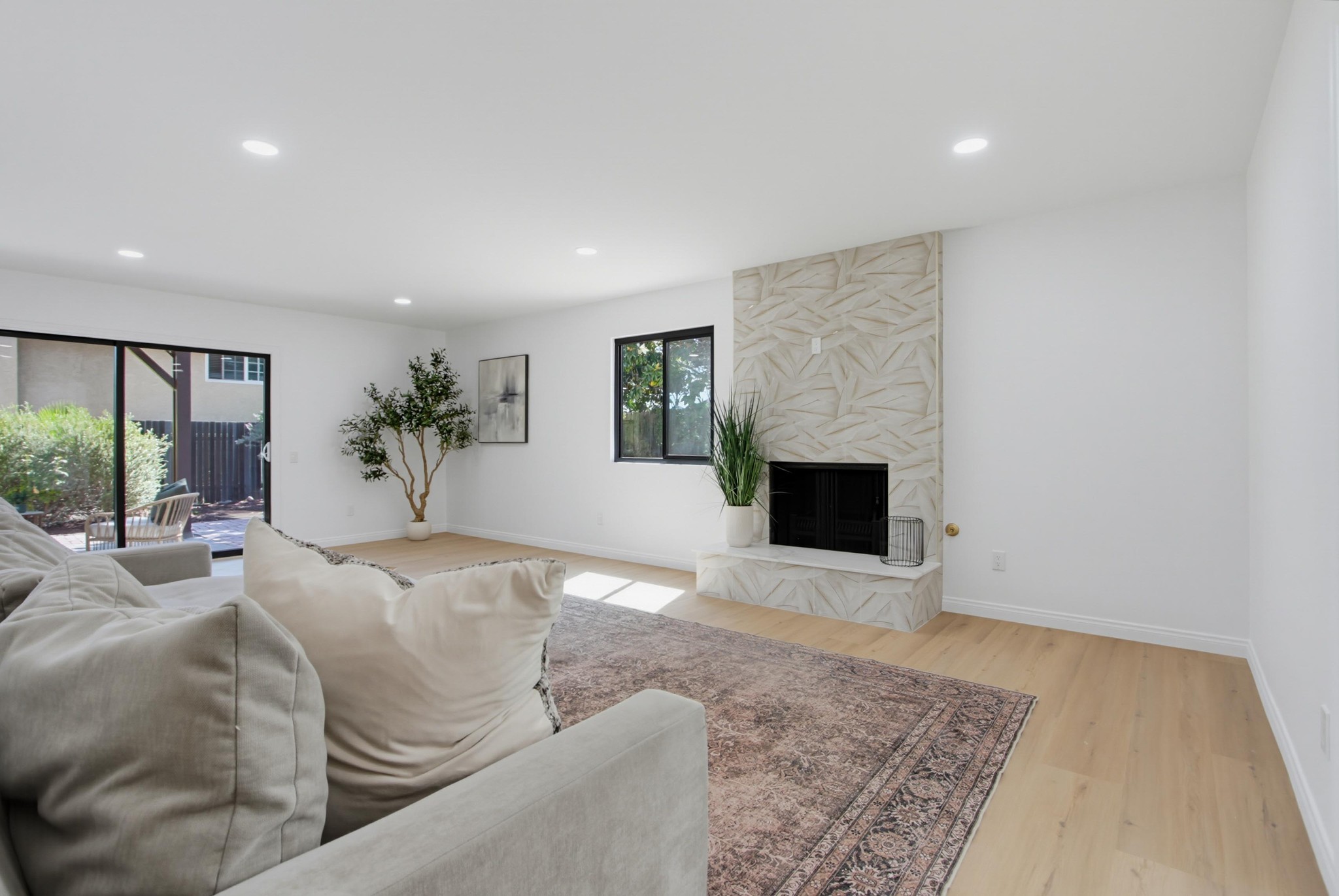 Virtual tour photo 29 of 77 for 14885 Priscilla St