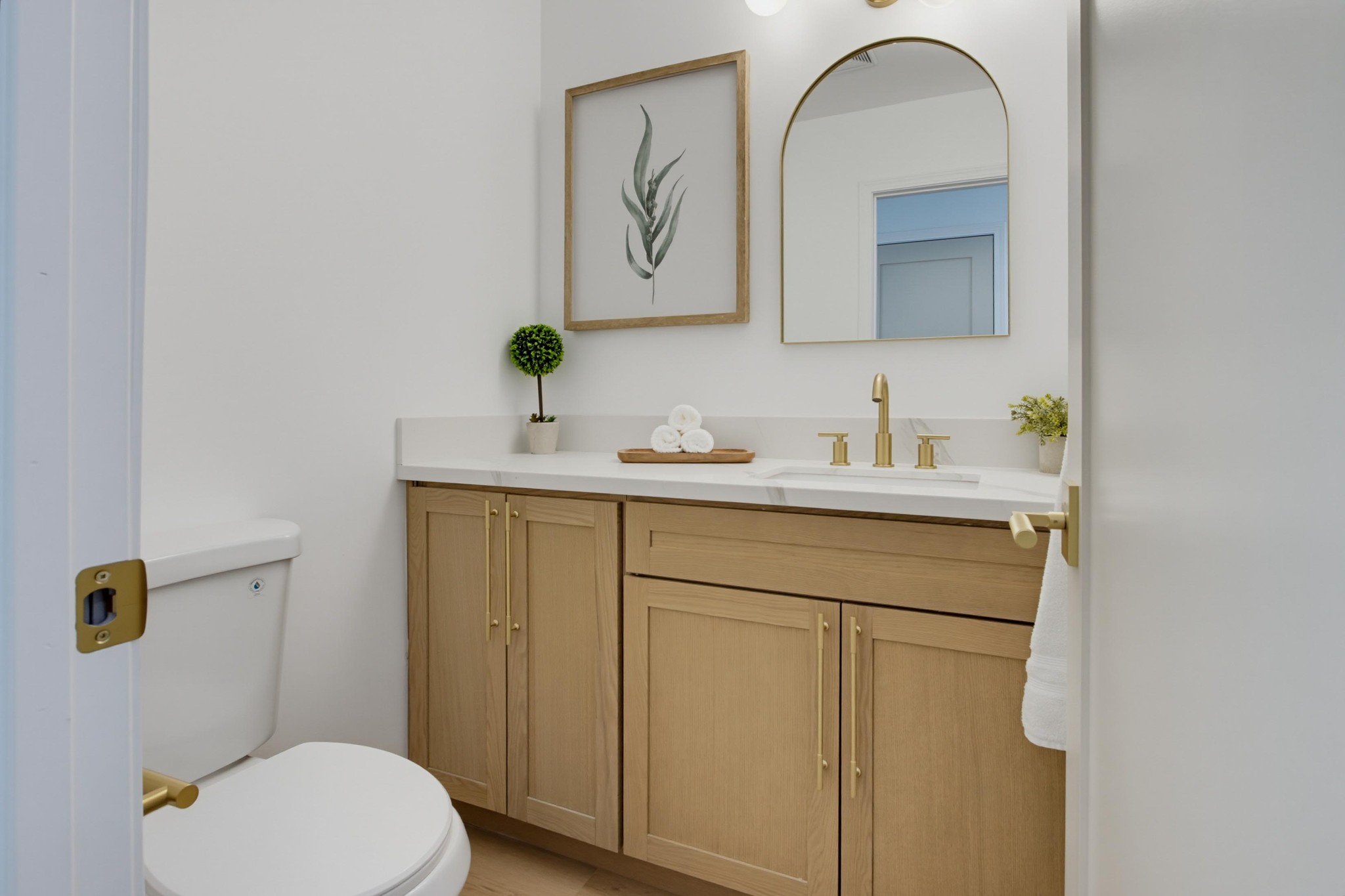 Virtual tour photo 32 of 77 for 14885 Priscilla St