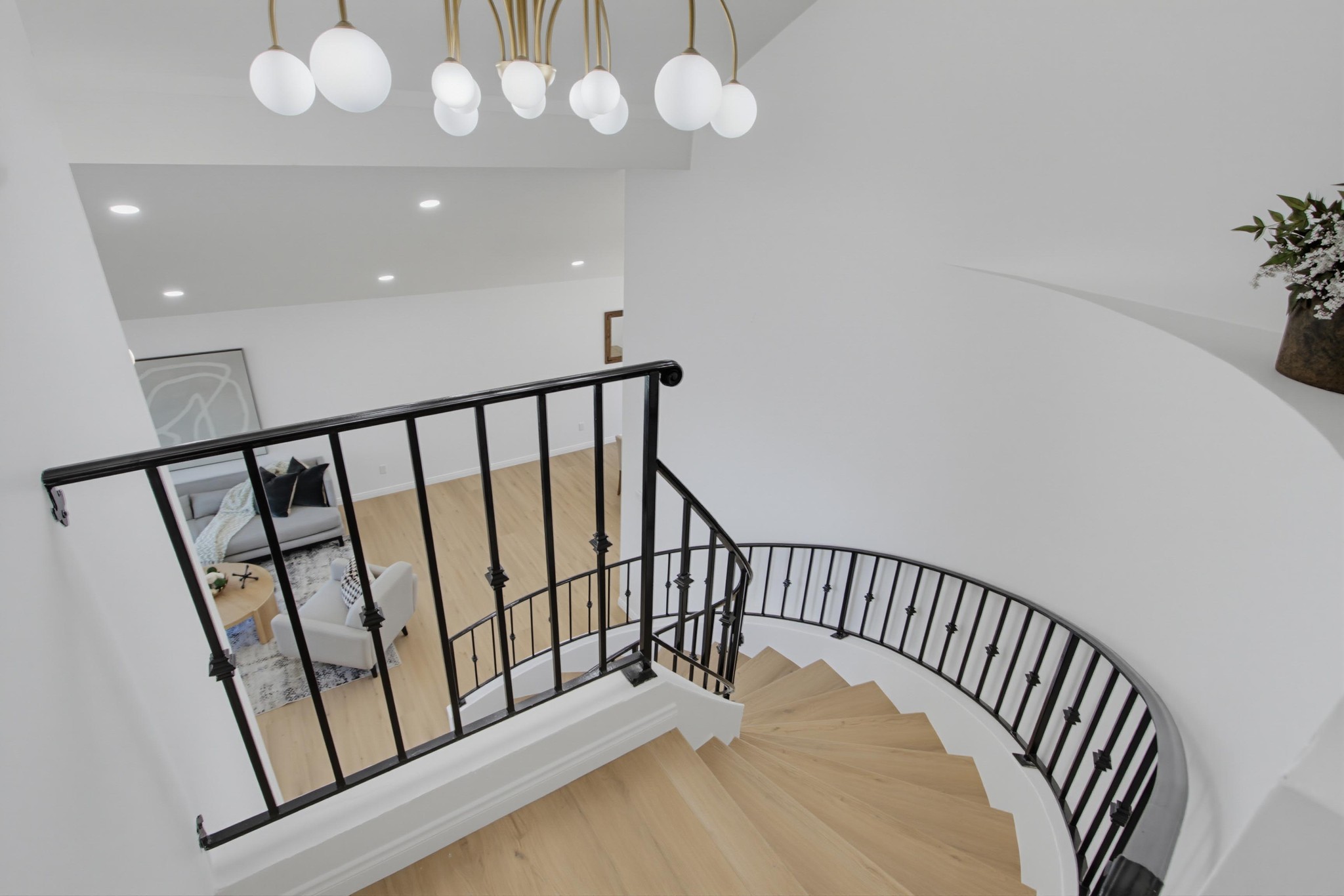 Virtual tour photo 34 of 77 for 14885 Priscilla St