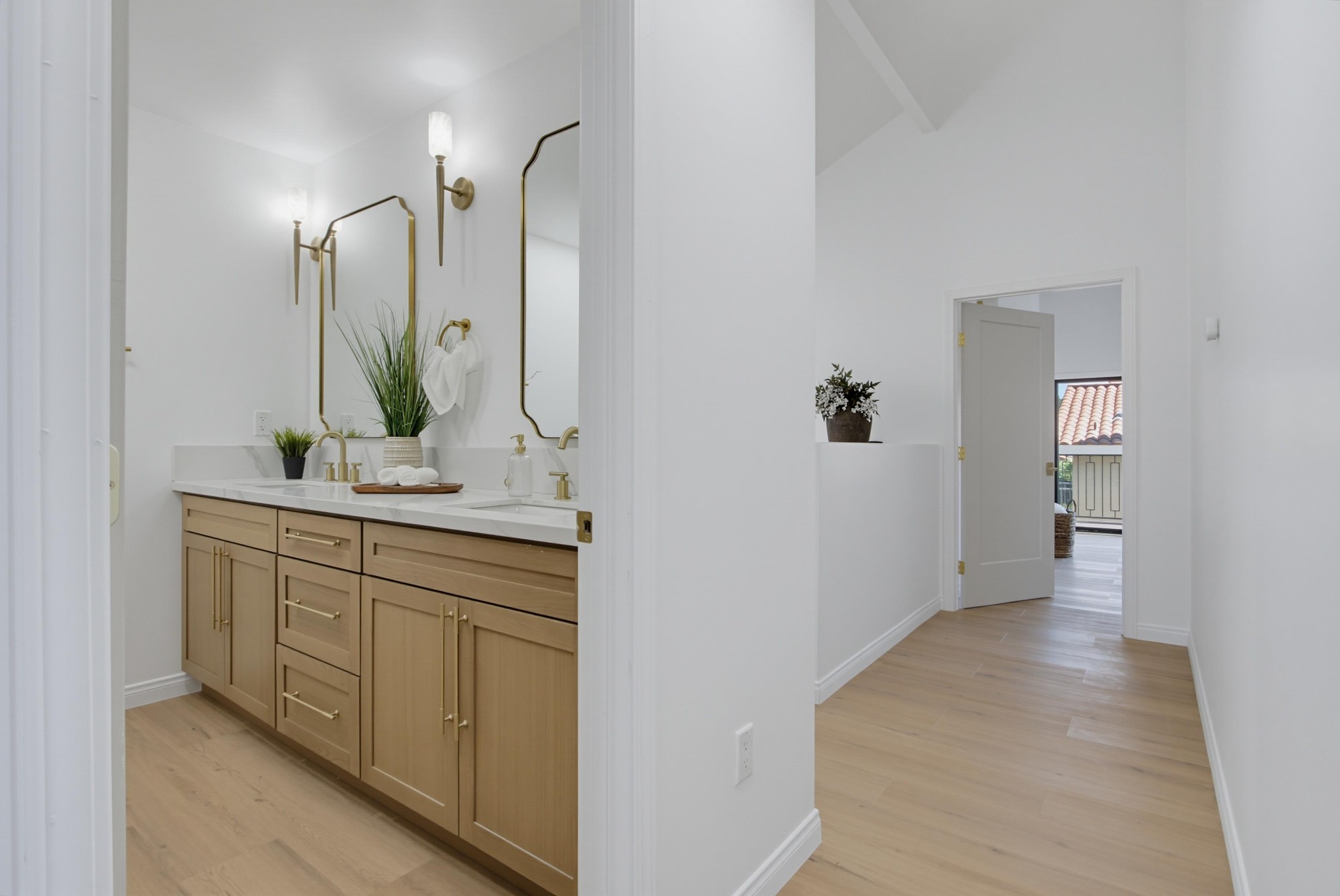 Virtual tour photo 36 of 77 for 14885 Priscilla St