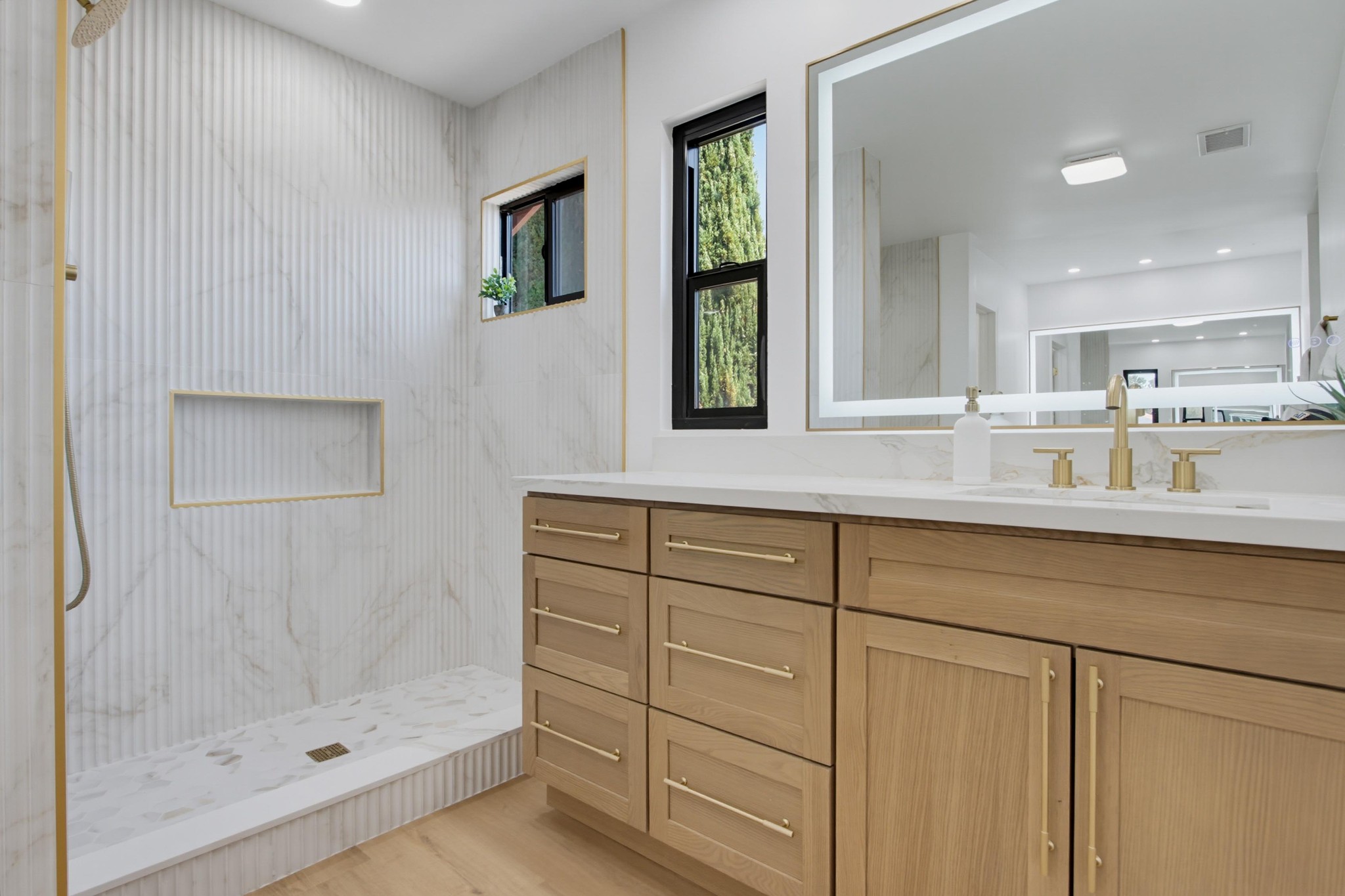 Virtual tour photo 55 of 77 for 14885 Priscilla St