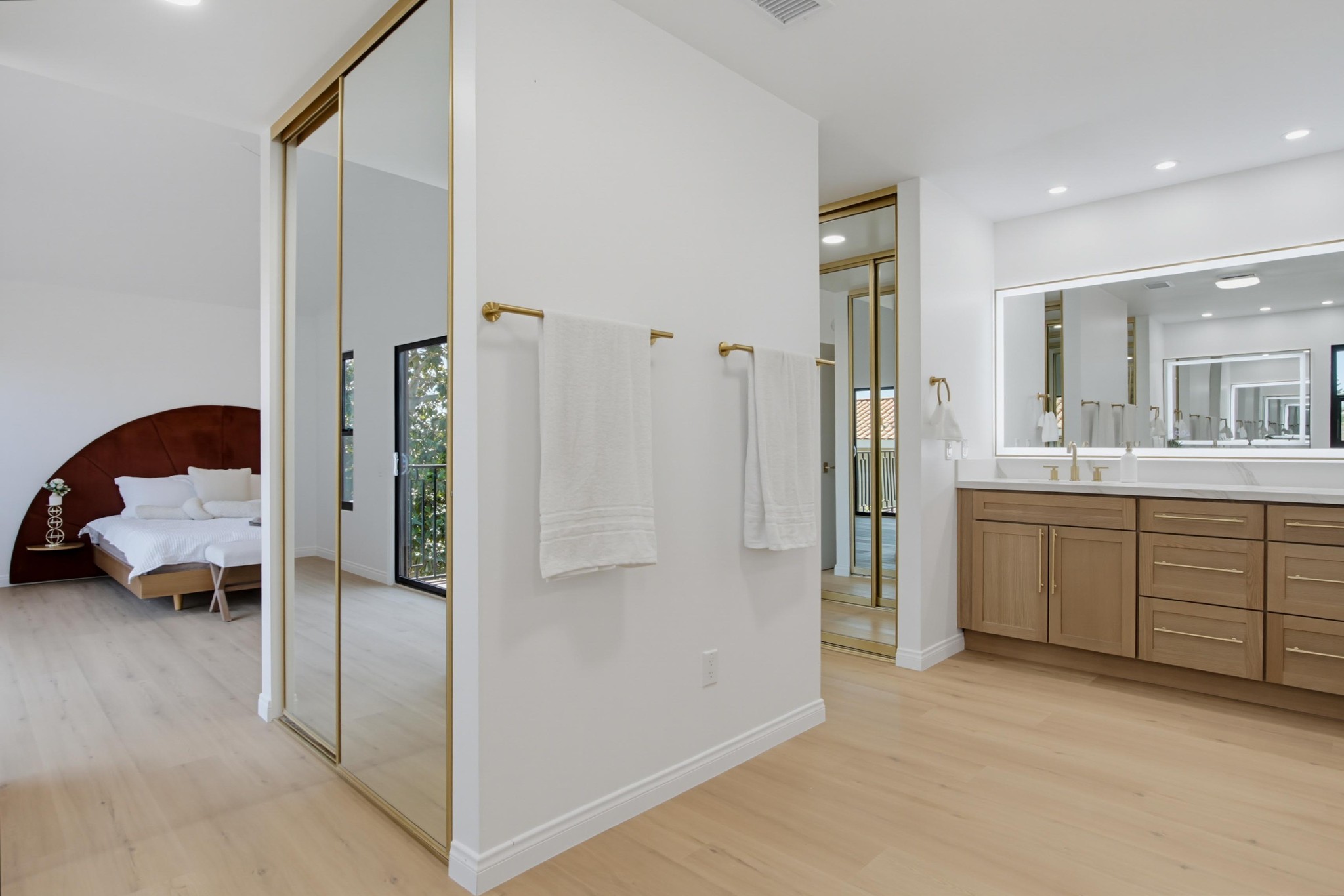 Virtual tour photo 58 of 77 for 14885 Priscilla St