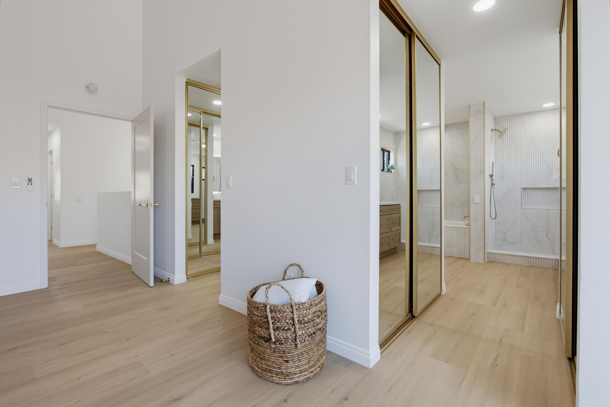 Virtual tour photo 59 of 77 for 14885 Priscilla St