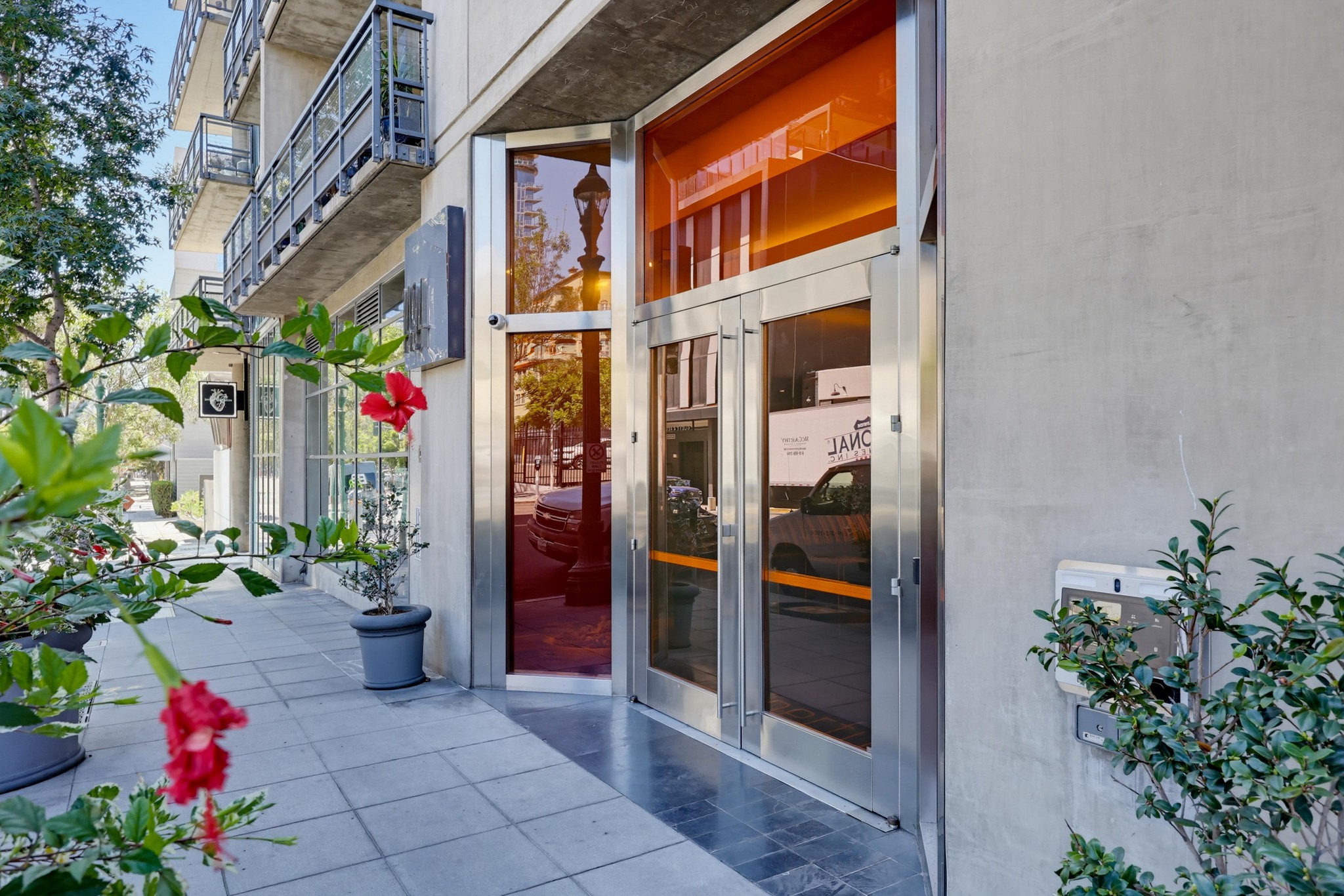 Virtual tour photo 3 of 62 for 1494 Union St