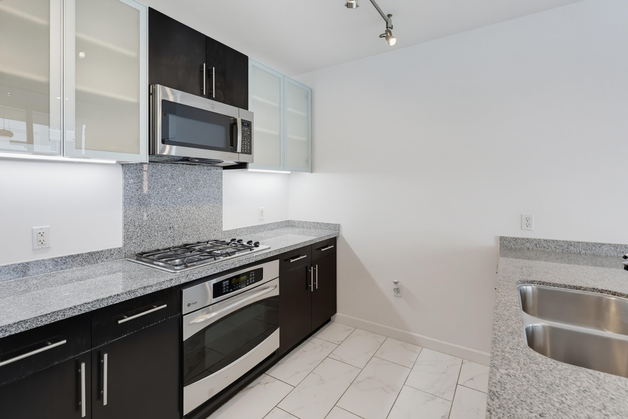 Virtual tour photo 11 of 62 for 1494 Union St