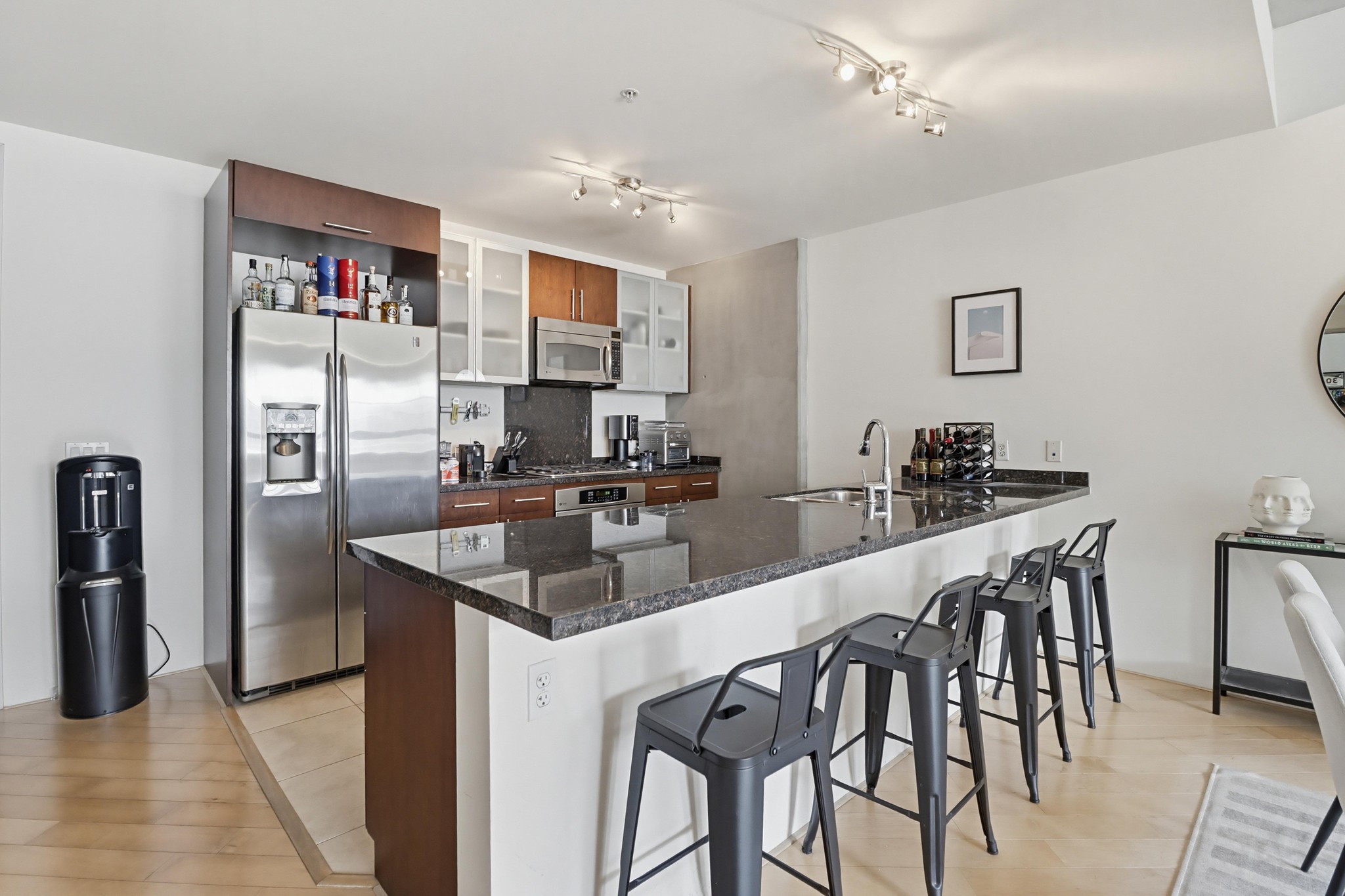 Virtual tour photo 10 of 39 for 1494 Union St UNIT 302