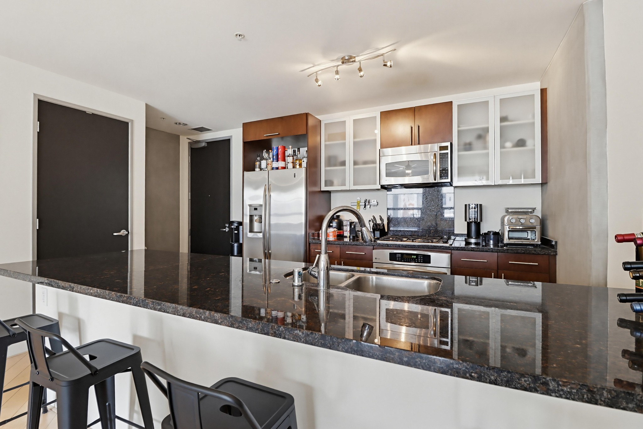 Virtual tour photo 11 of 39 for 1494 Union St UNIT 302