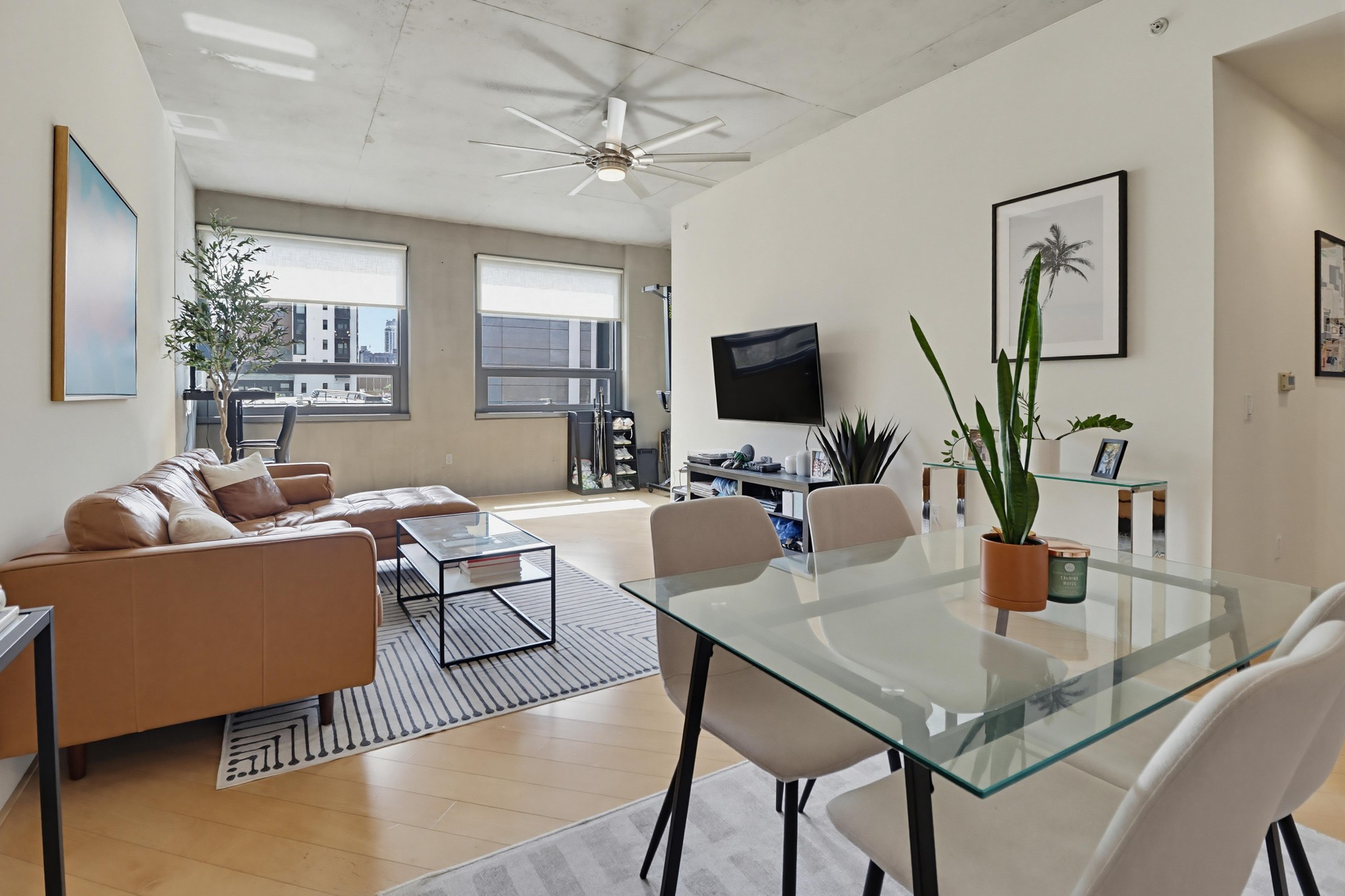Virtual tour photo 12 of 39 for 1494 Union St UNIT 302