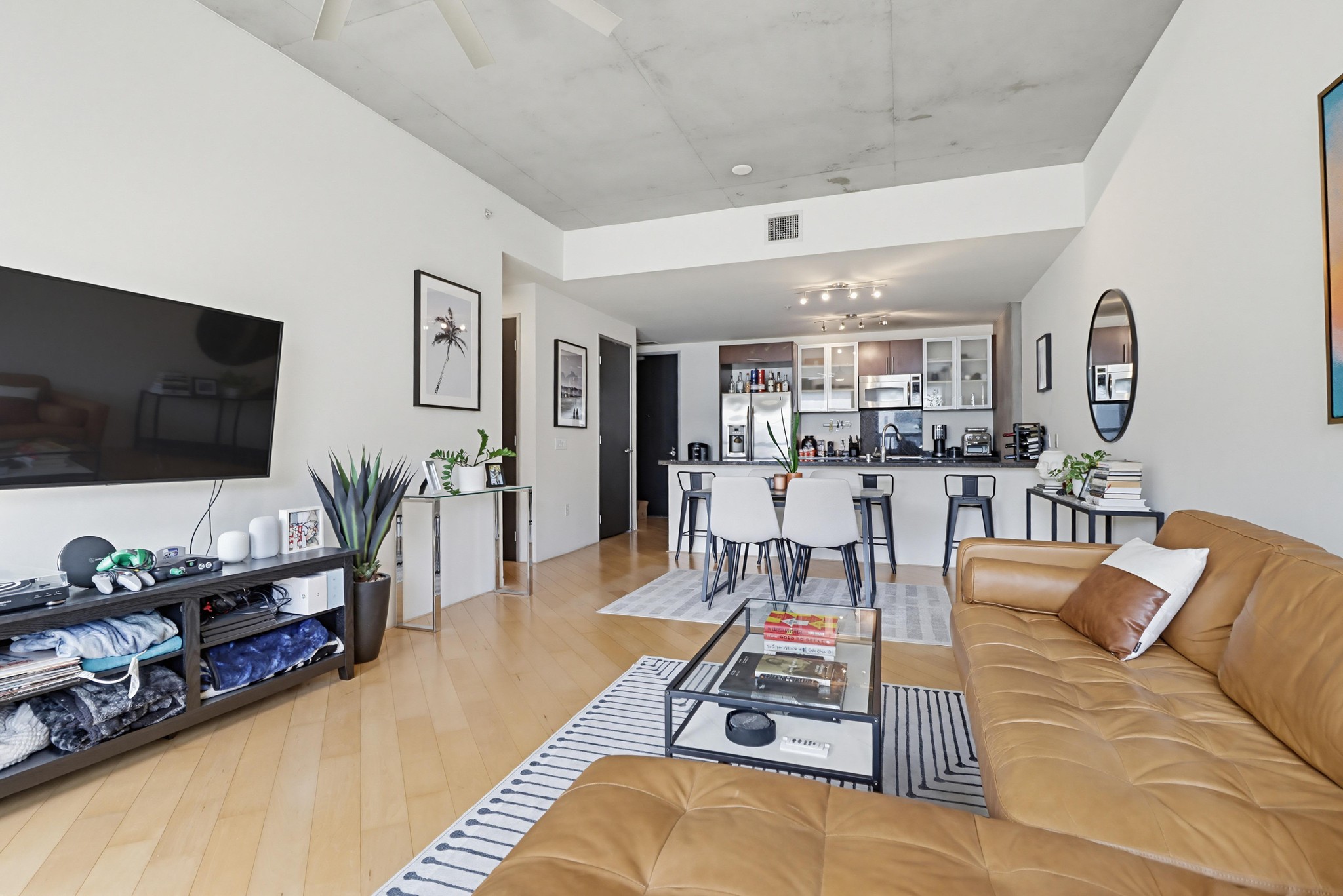 Virtual tour photo 19 of 39 for 1494 Union St UNIT 302