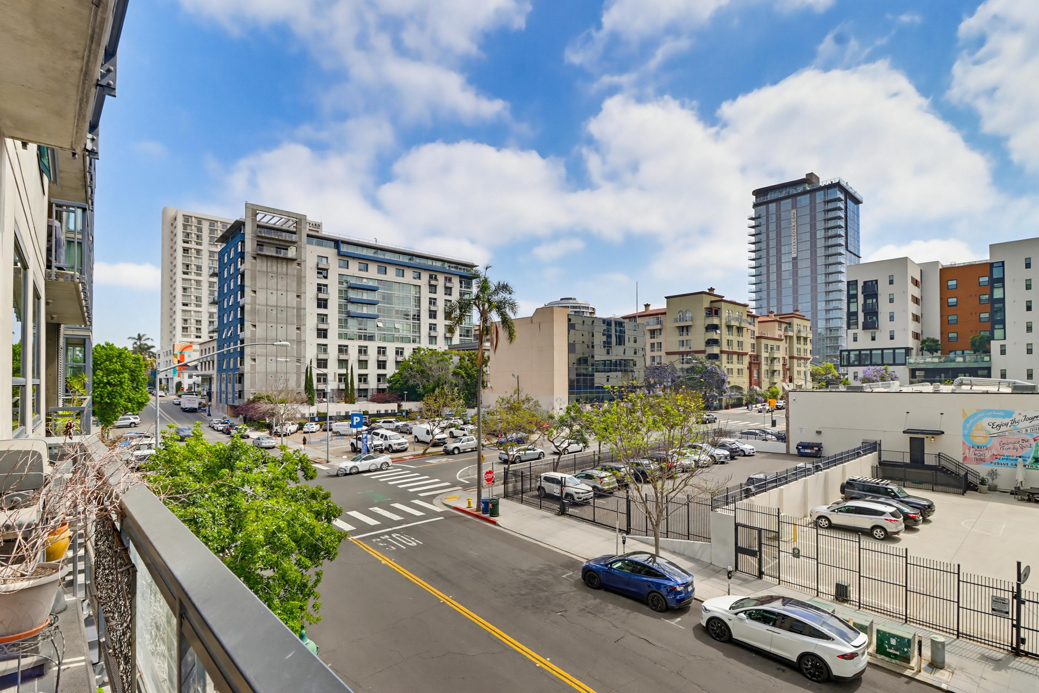 Virtual tour photo 34 of 39 for 1494 Union St UNIT 302