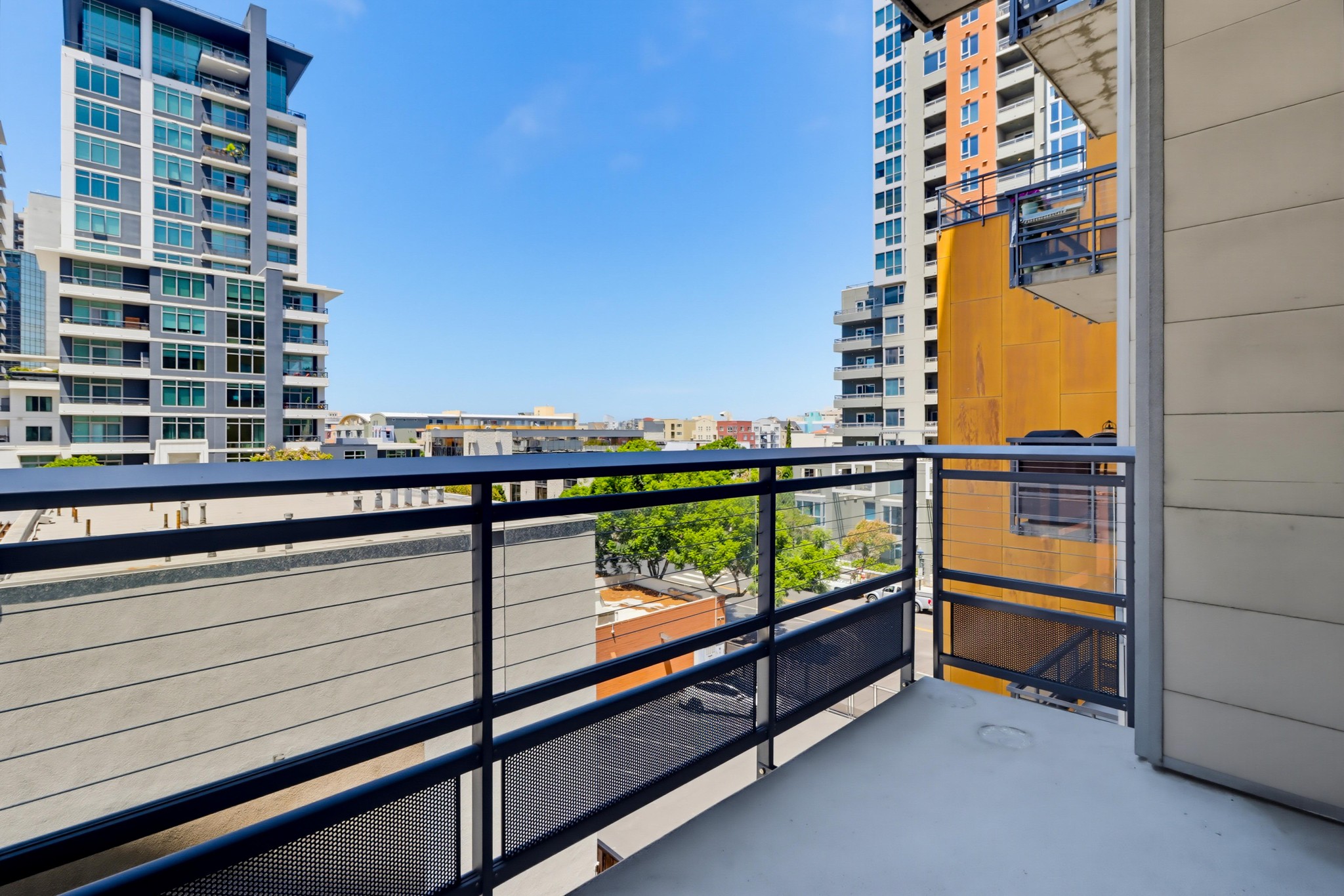 Virtual tour photo 30 of 34 for 1494 Union St Unit 407