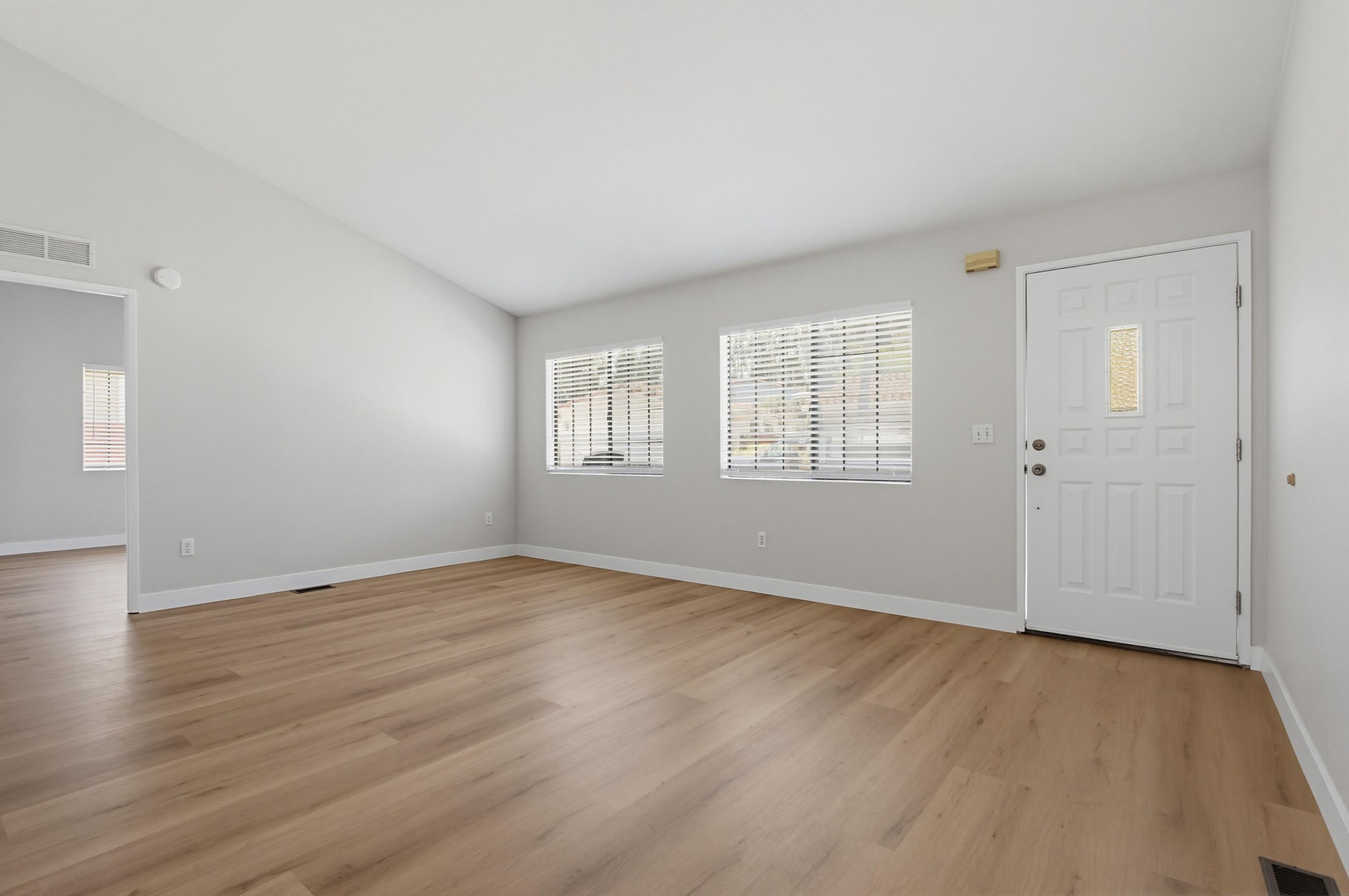 Virtual tour photo 6 of 45 for 14955 Av. Venusto UNIT 86