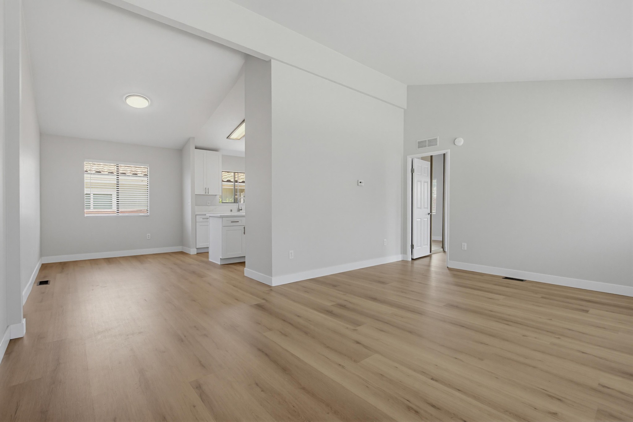 Virtual tour photo 9 of 45 for 14955 Av. Venusto UNIT 86