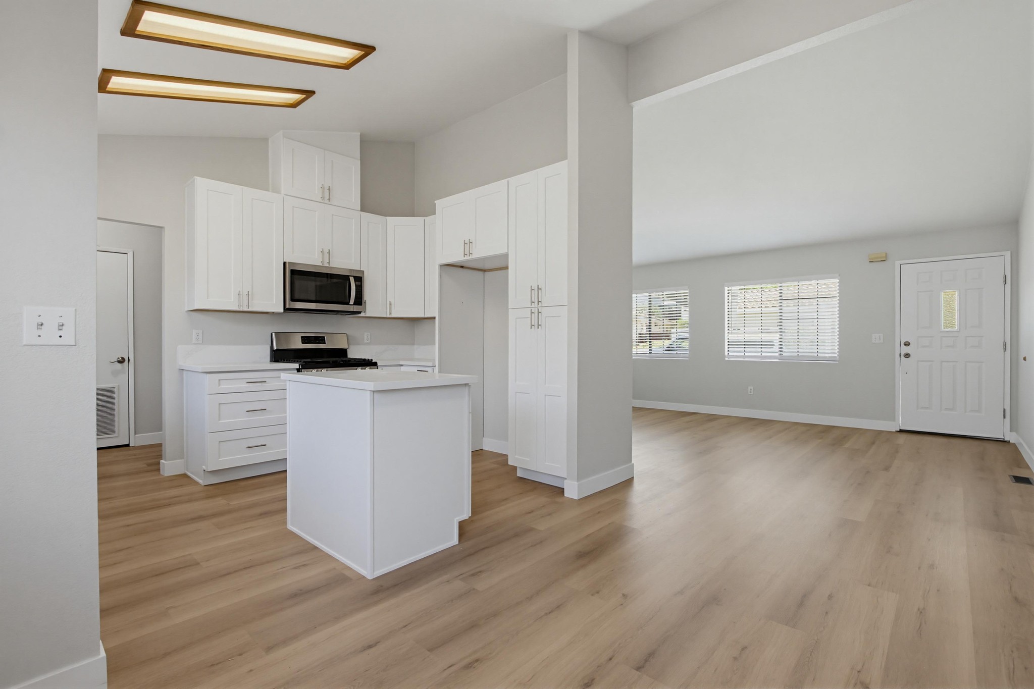 Virtual tour photo 11 of 45 for 14955 Av. Venusto UNIT 86