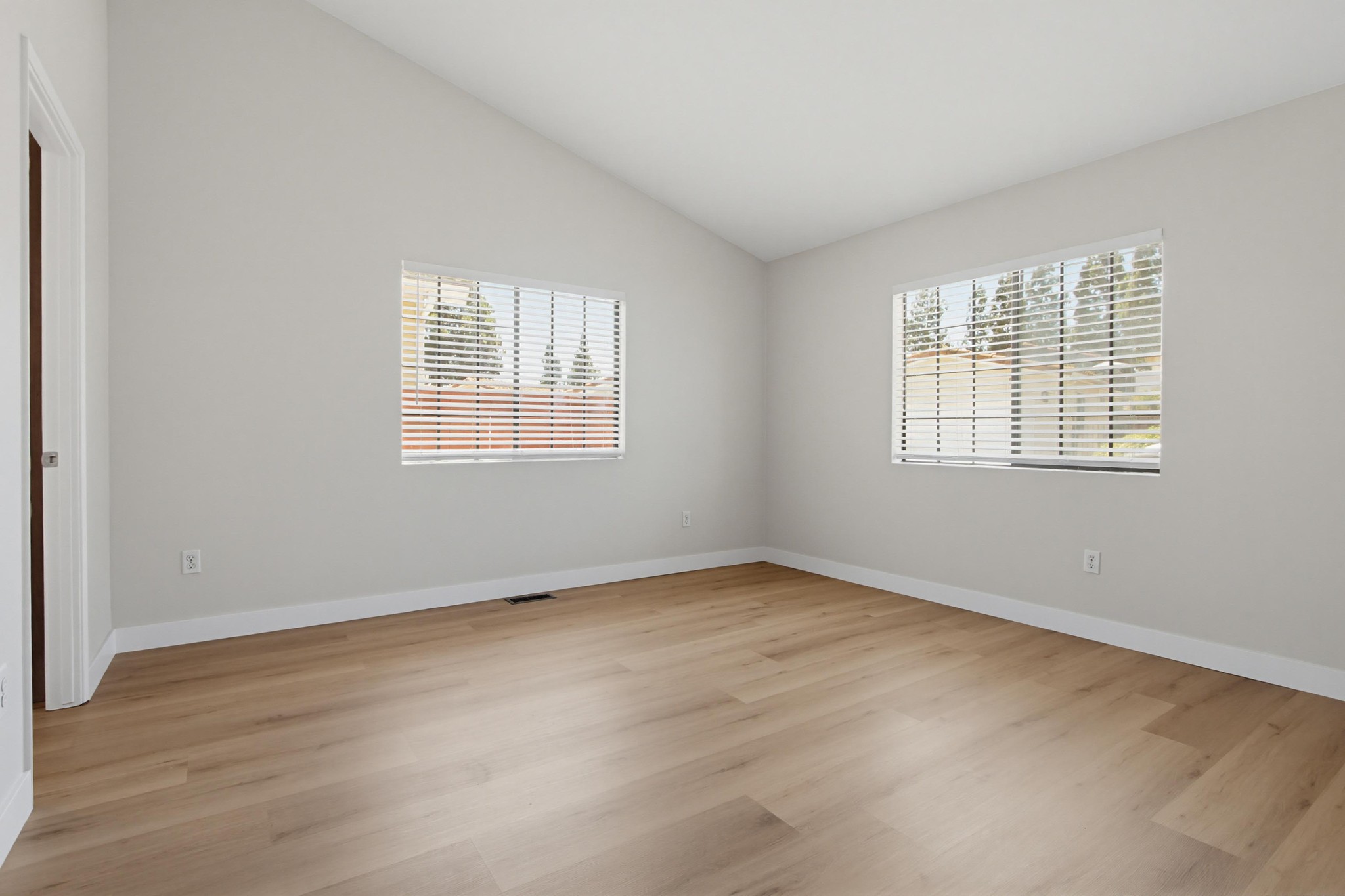 Virtual tour photo 18 of 45 for 14955 Av. Venusto UNIT 86
