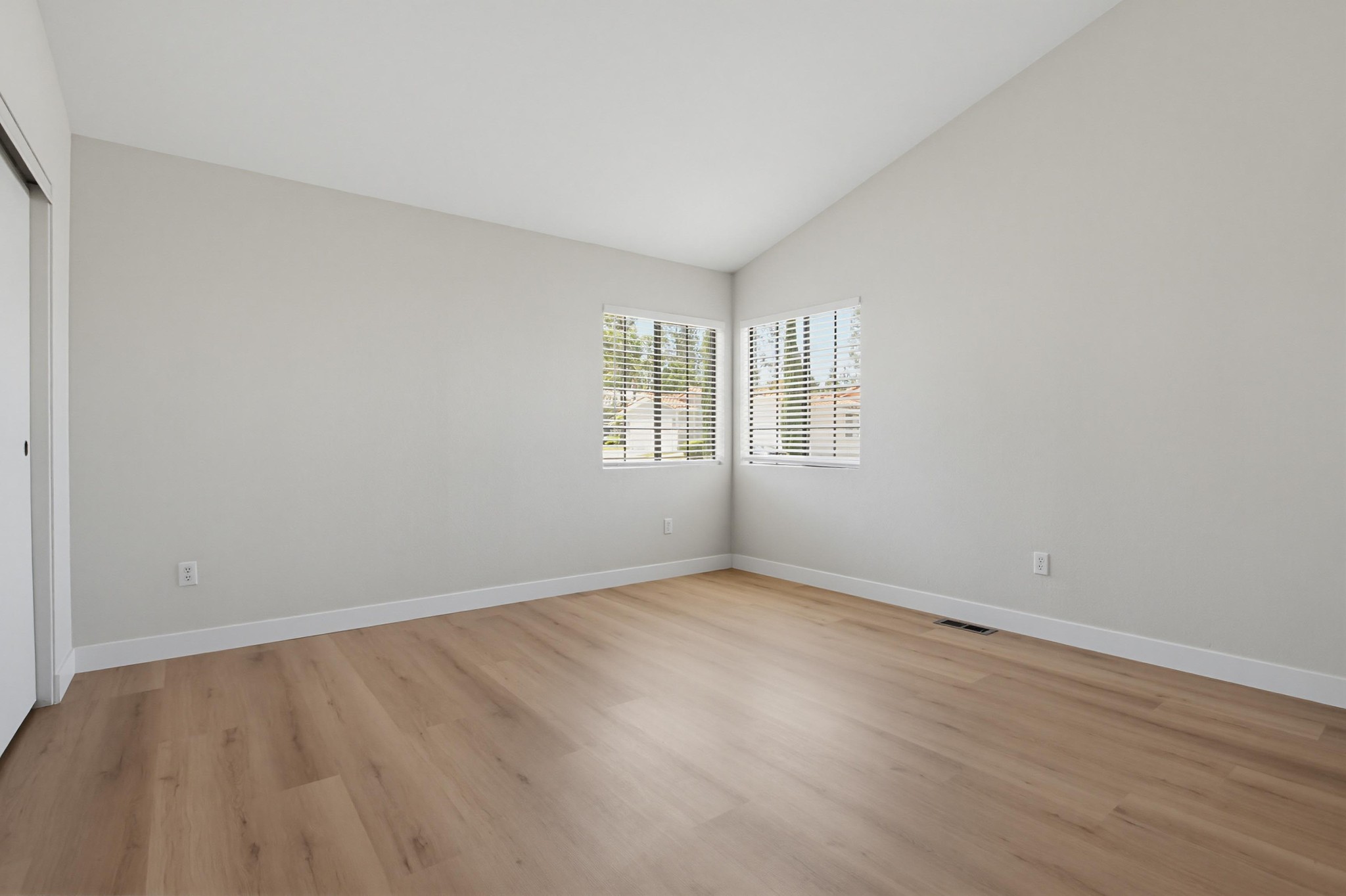 Virtual tour photo 34 of 45 for 14955 Av. Venusto UNIT 86