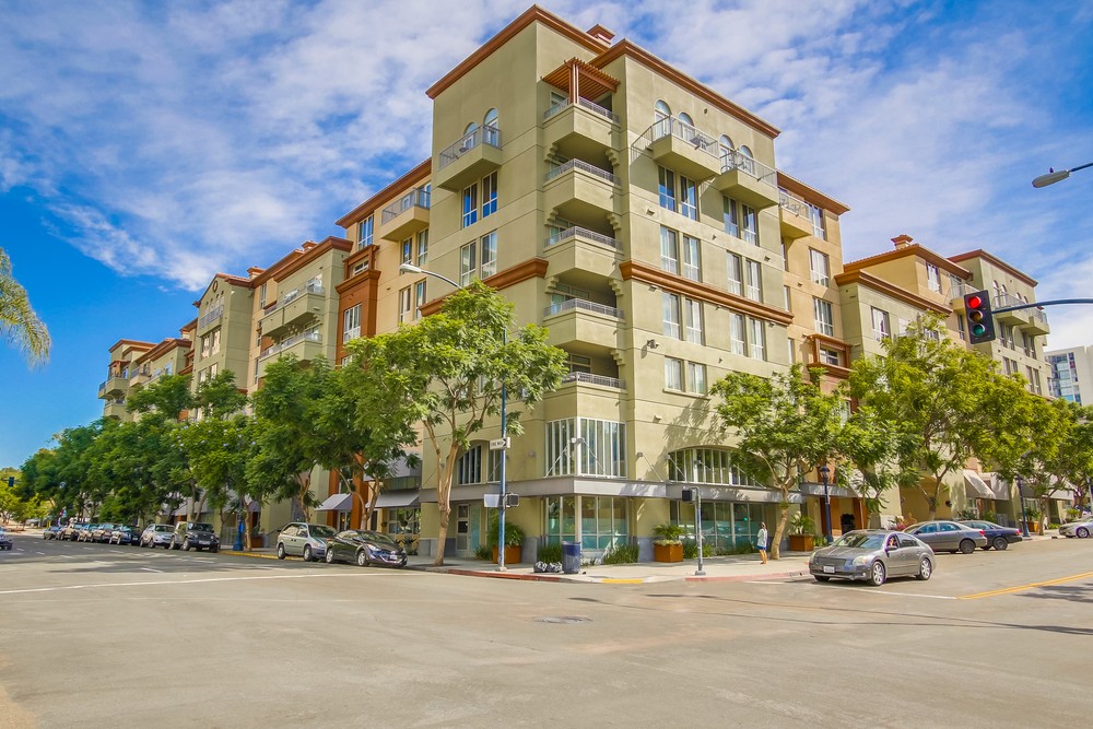 Virtual tour photo 1 of 39 for 1501 Front St #344