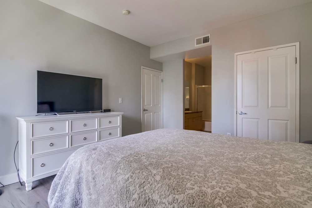 Virtual tour photo 25 of 33 for 1501 Front St UNIT 502