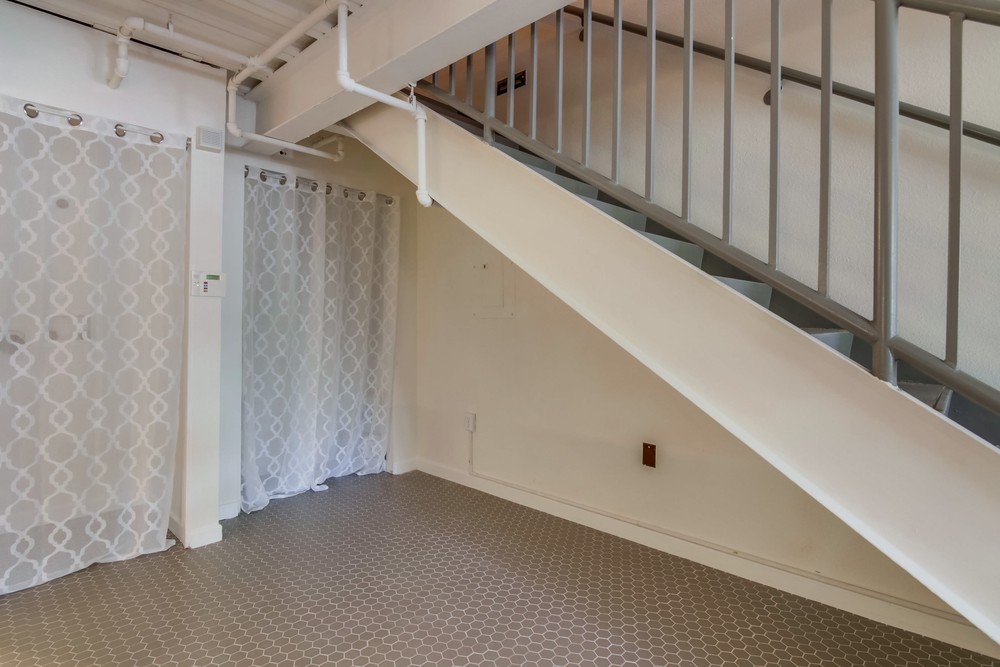 Virtual tour photo 24 of 41 for 1501 Front Street
