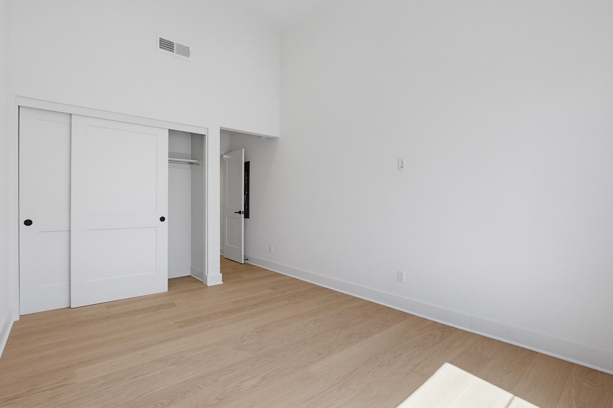 Virtual tour photo 28 of 70 for 1502 Livorno Pl #207