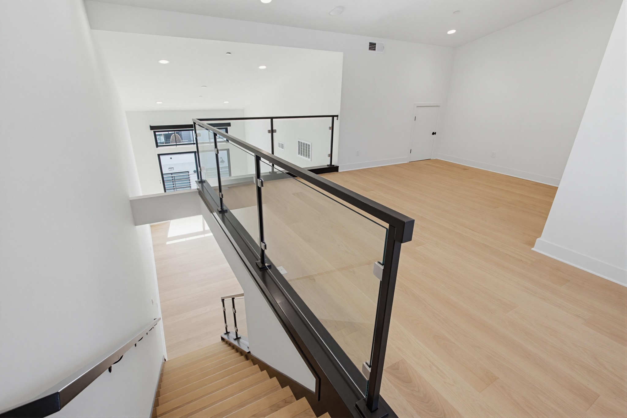 Virtual tour photo 30 of 70 for 1502 Livorno Pl #207