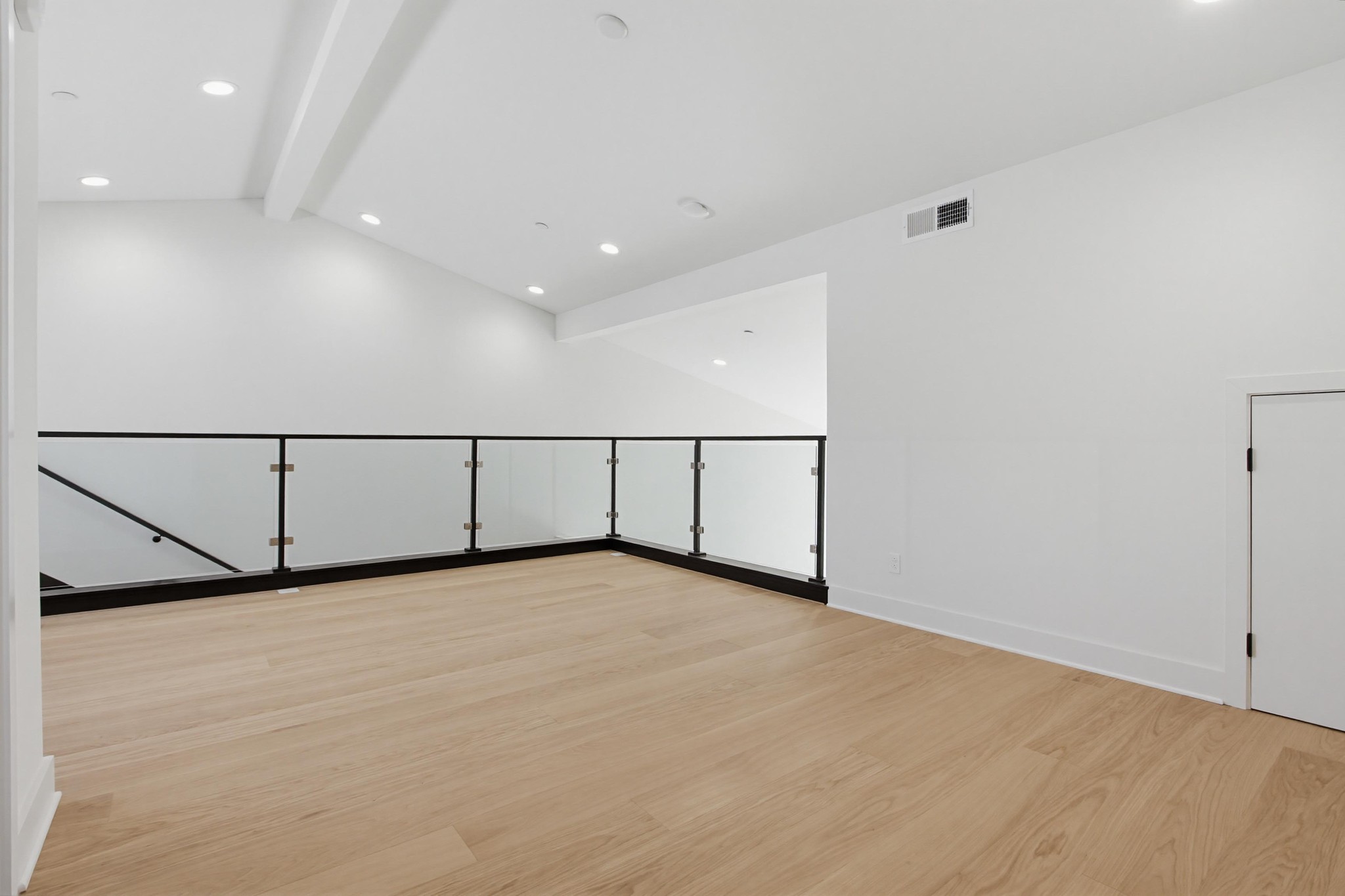 Virtual tour photo 32 of 70 for 1502 Livorno Pl #207