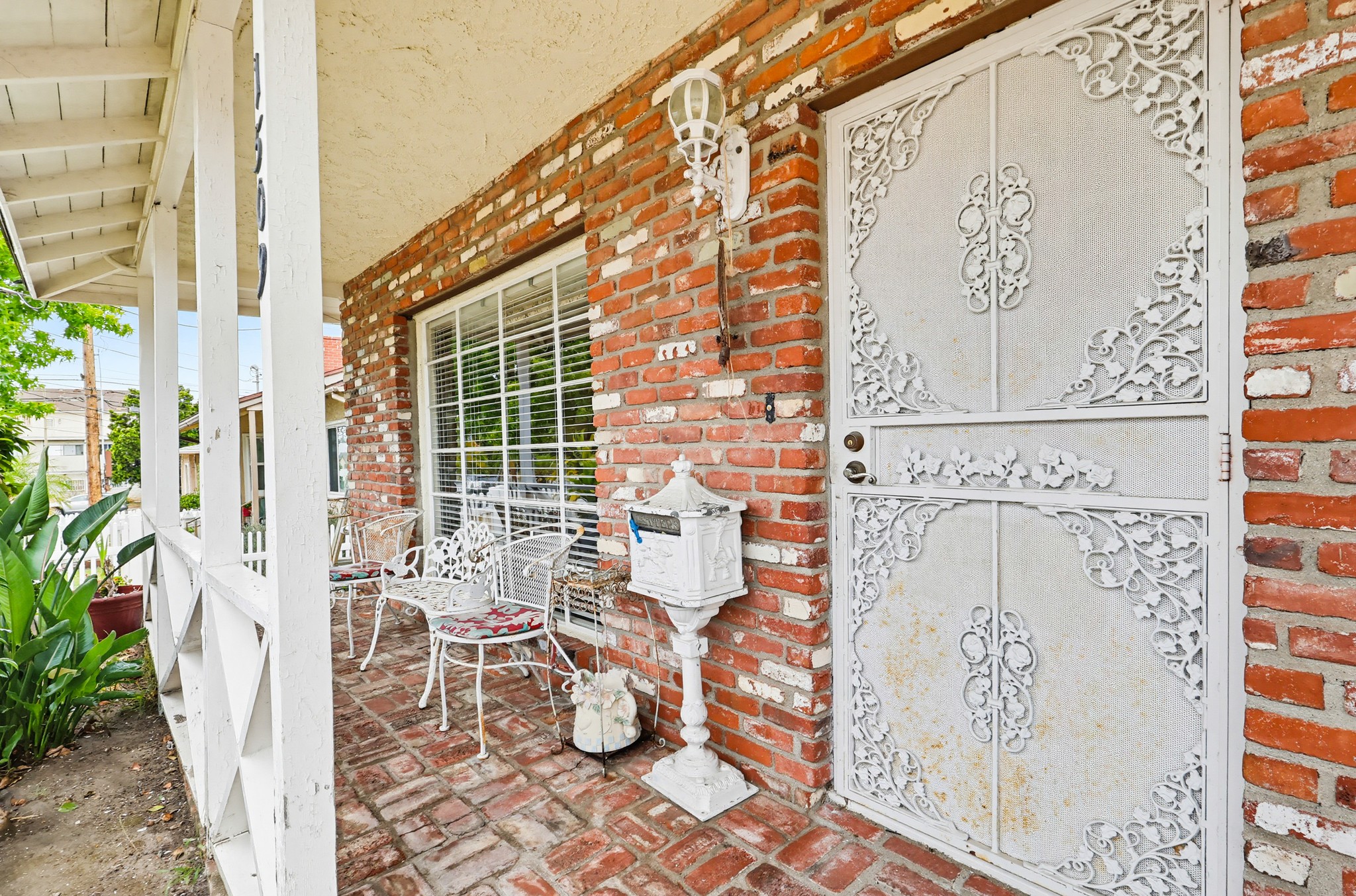 Virtual tour photo 7 of 76 for 1509 W Santa Cruz St