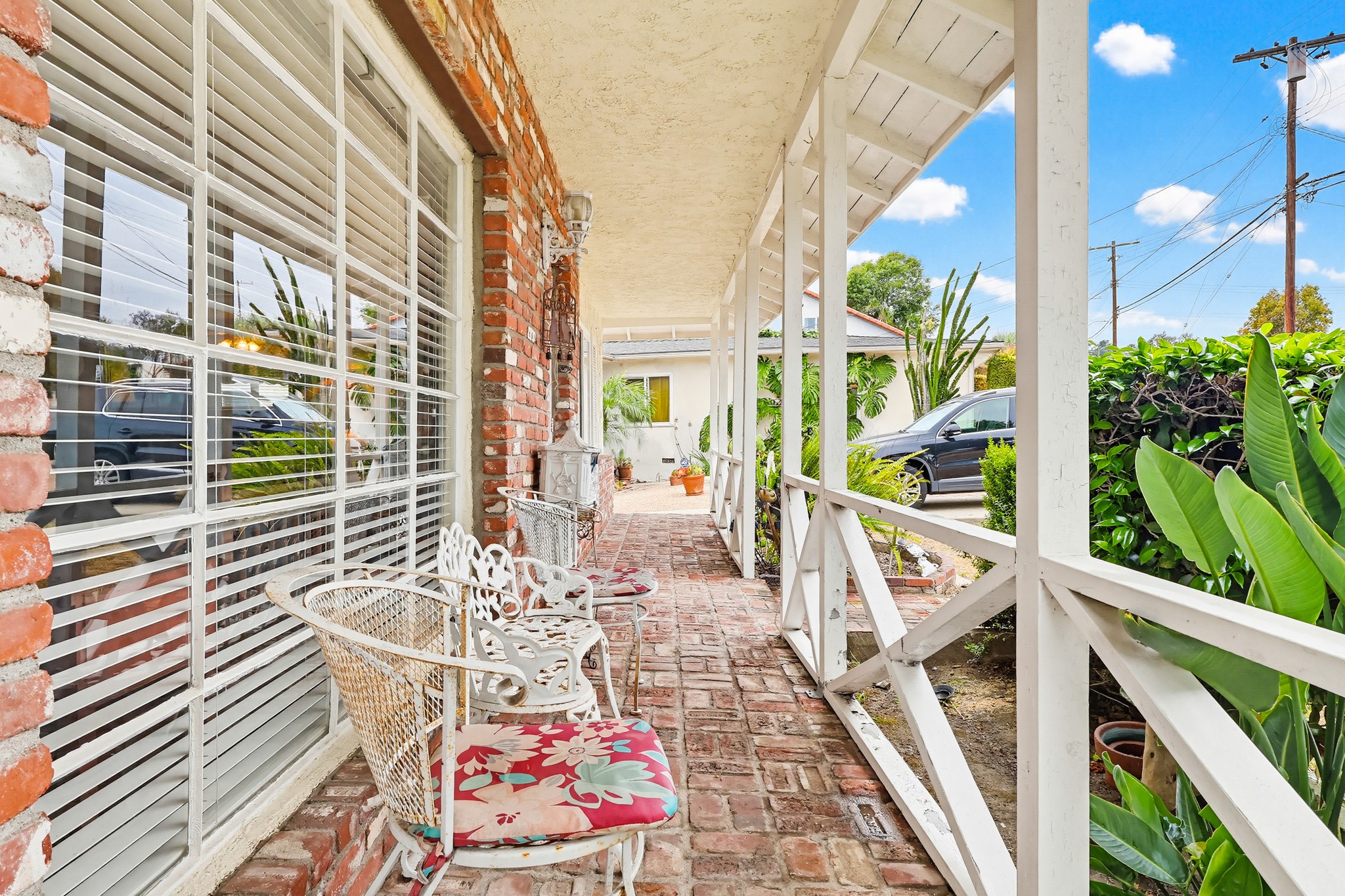 Virtual tour photo 8 of 76 for 1509 W Santa Cruz St