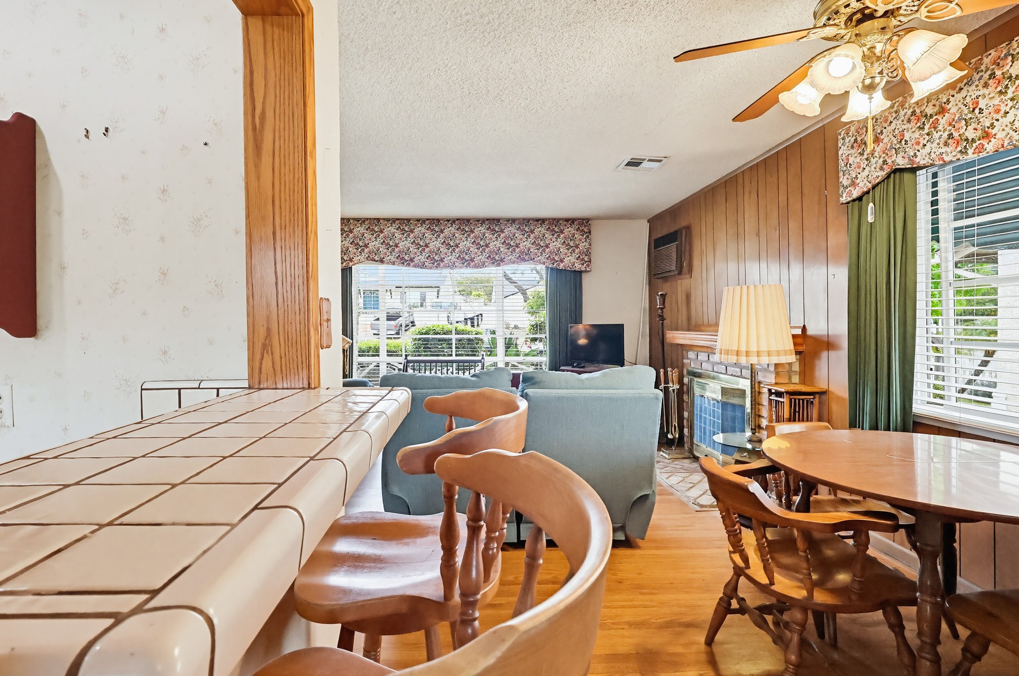 Virtual tour photo 19 of 76 for 1509 W Santa Cruz St