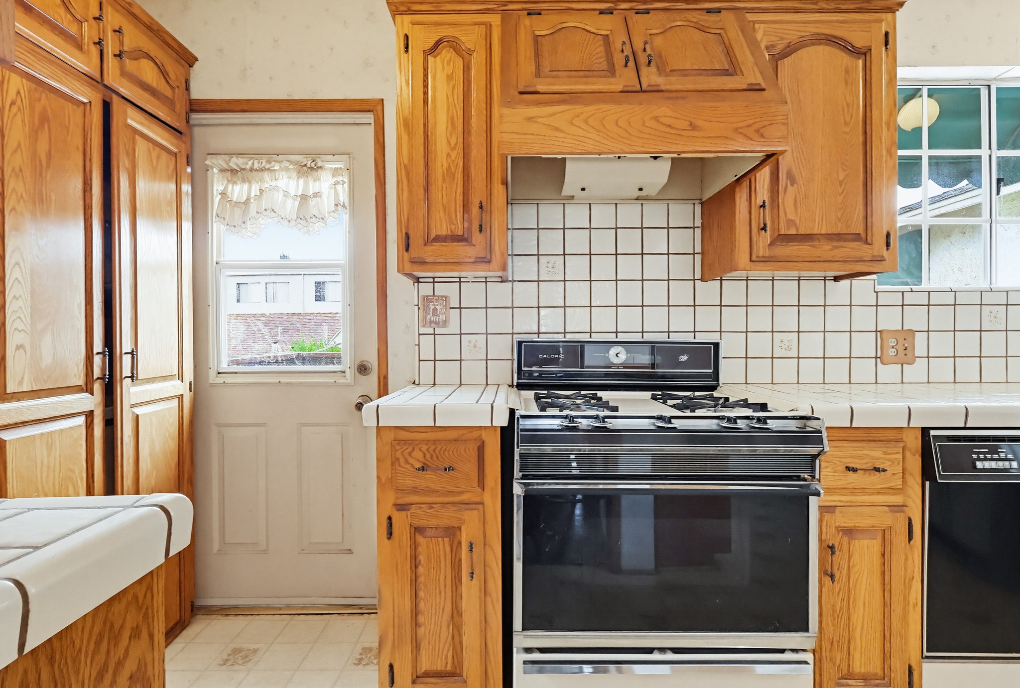 Virtual tour photo 22 of 76 for 1509 W Santa Cruz St