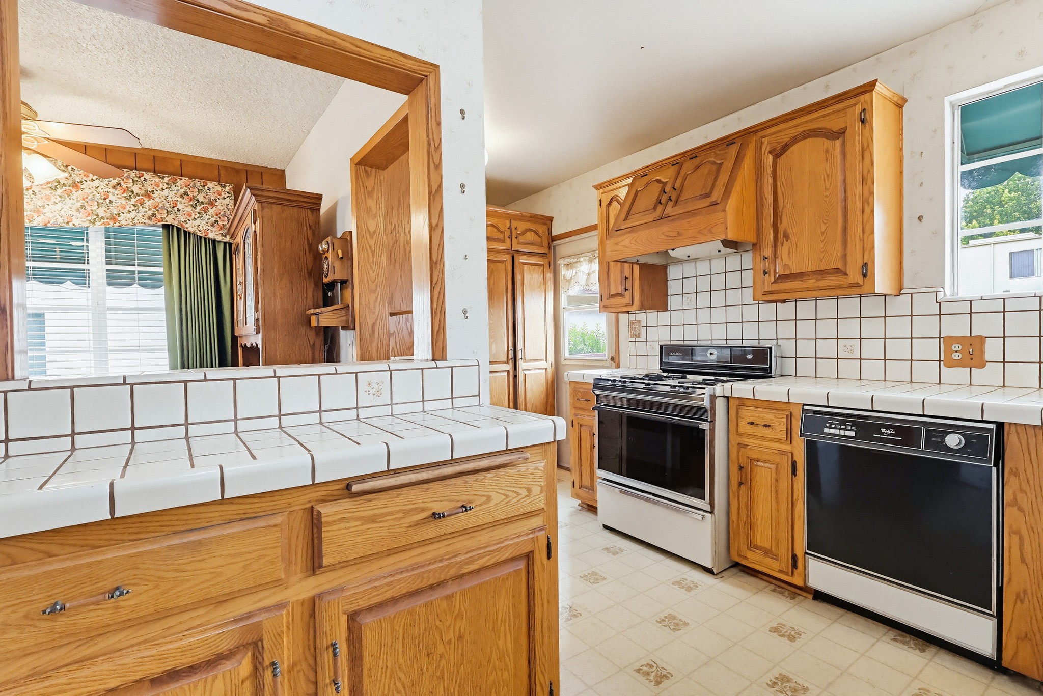 Virtual tour photo 32 of 76 for 1509 W Santa Cruz St