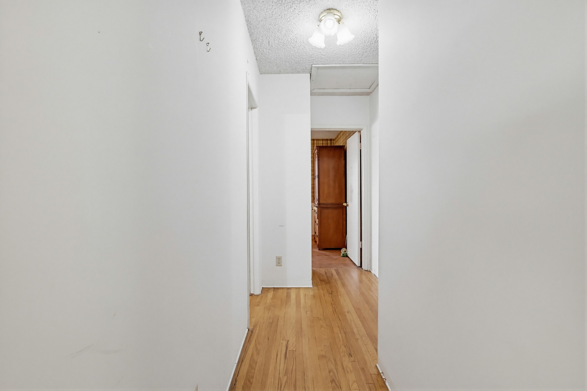 Virtual tour photo 36 of 76 for 1509 W Santa Cruz St