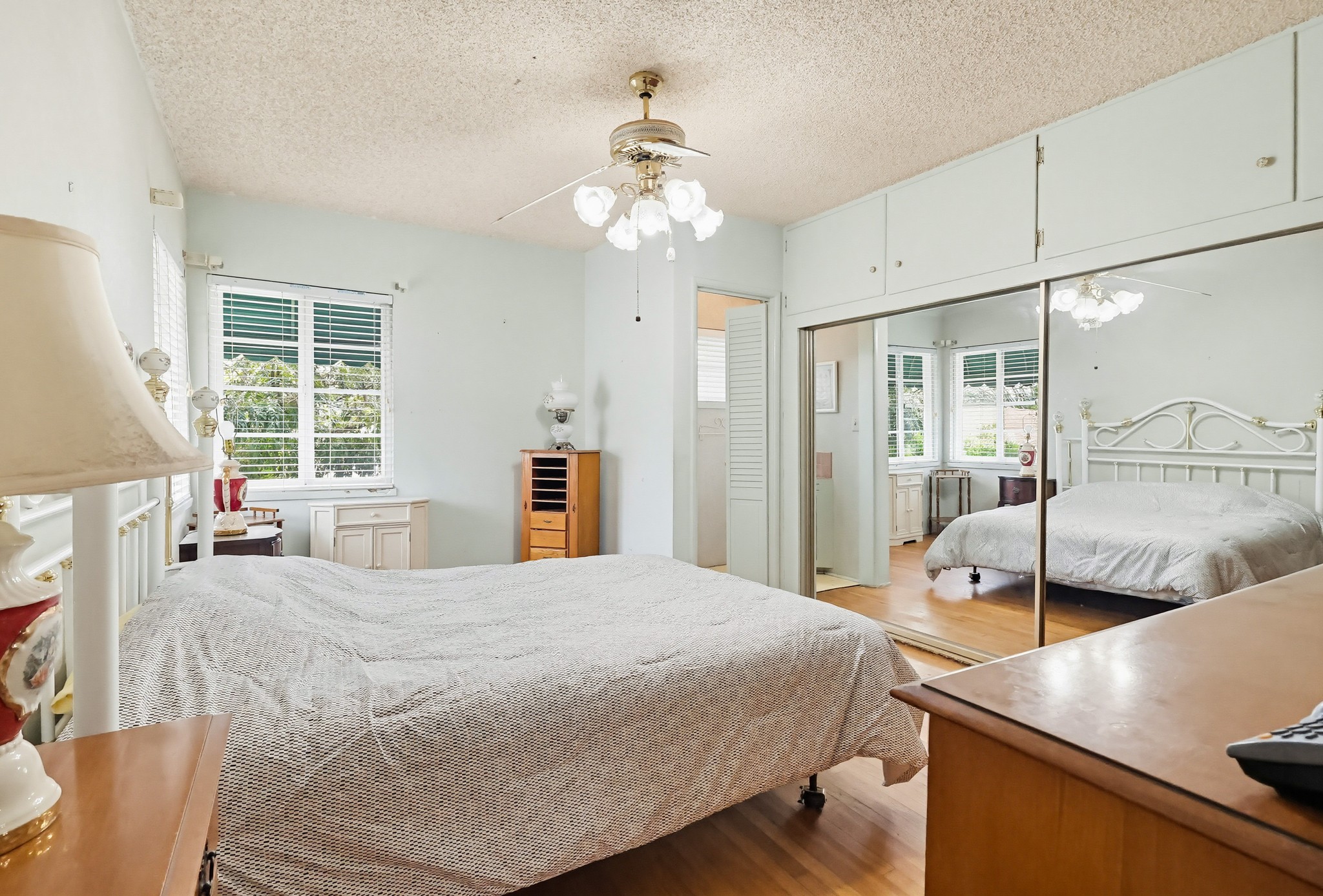 Virtual tour photo 38 of 76 for 1509 W Santa Cruz St