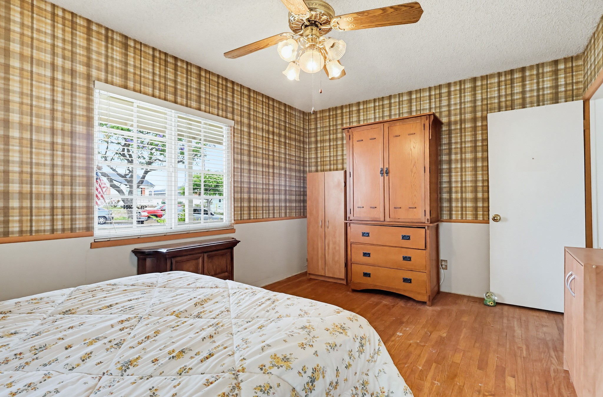 Virtual tour photo 48 of 76 for 1509 W Santa Cruz St