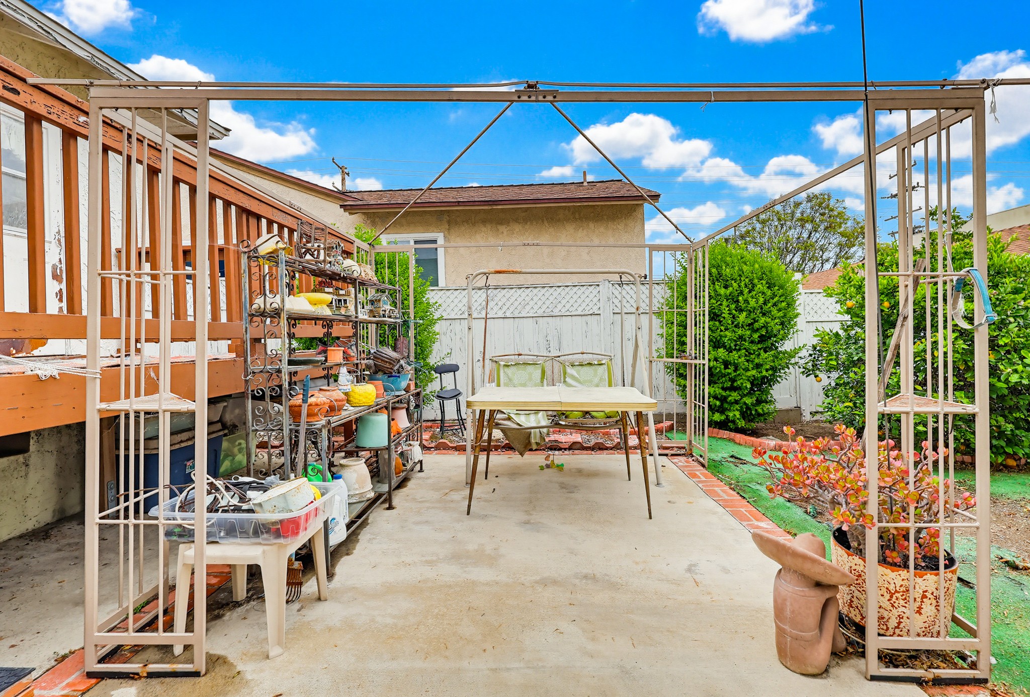 Virtual tour photo 66 of 76 for 1509 W Santa Cruz St