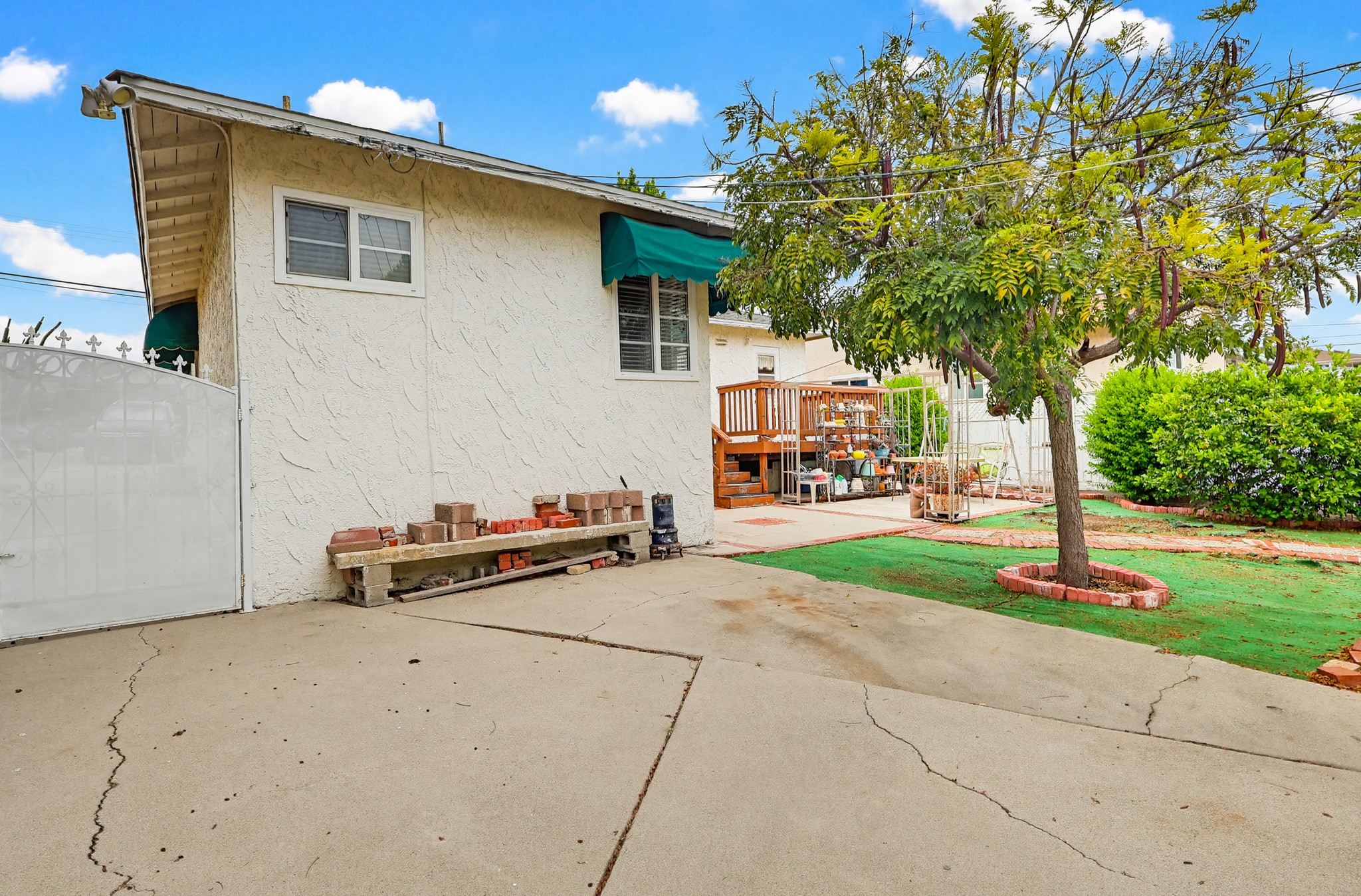 Virtual tour photo 67 of 76 for 1509 W Santa Cruz St