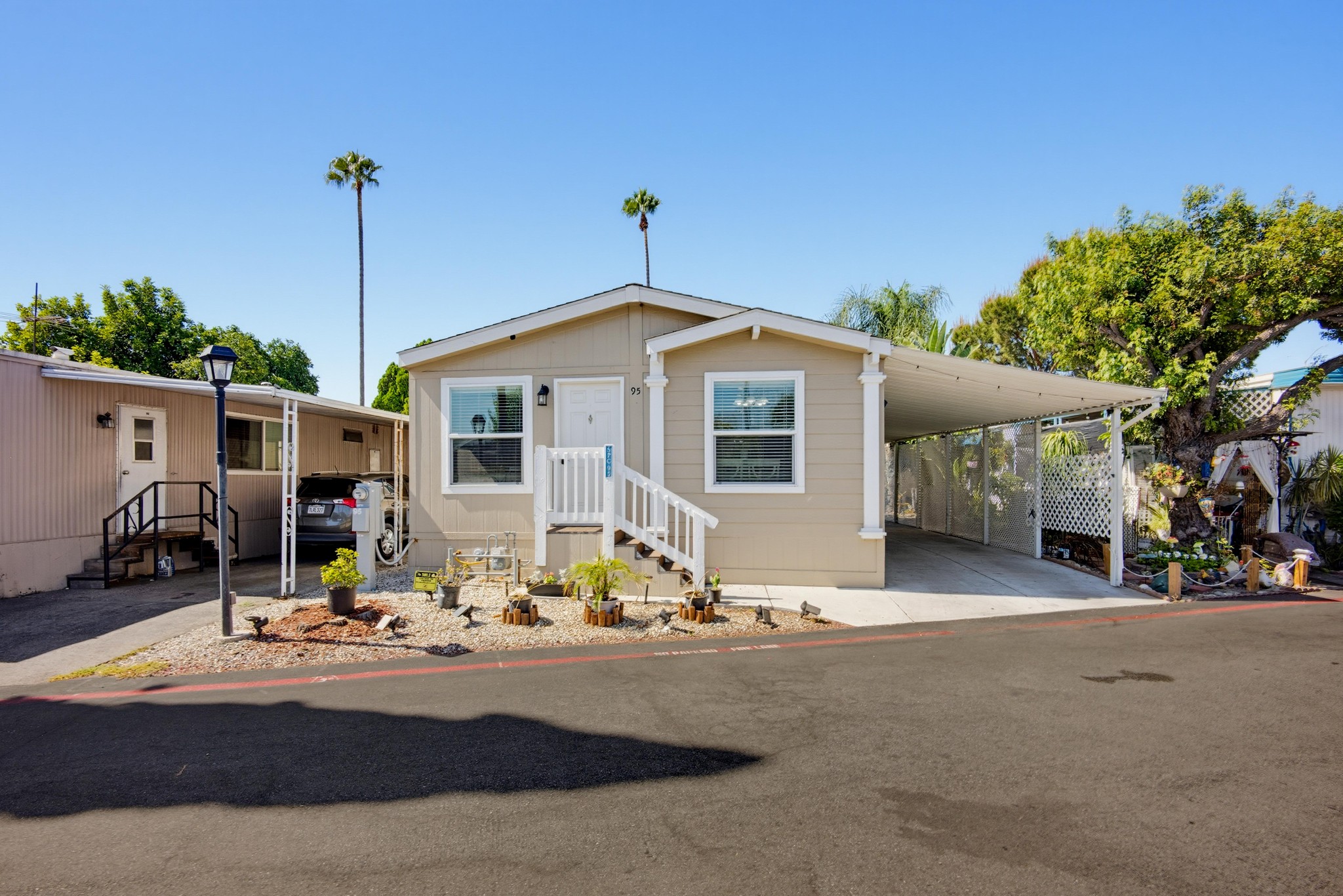 Virtual tour photo 1 of 35 for 1512 E 5th St Spc 95