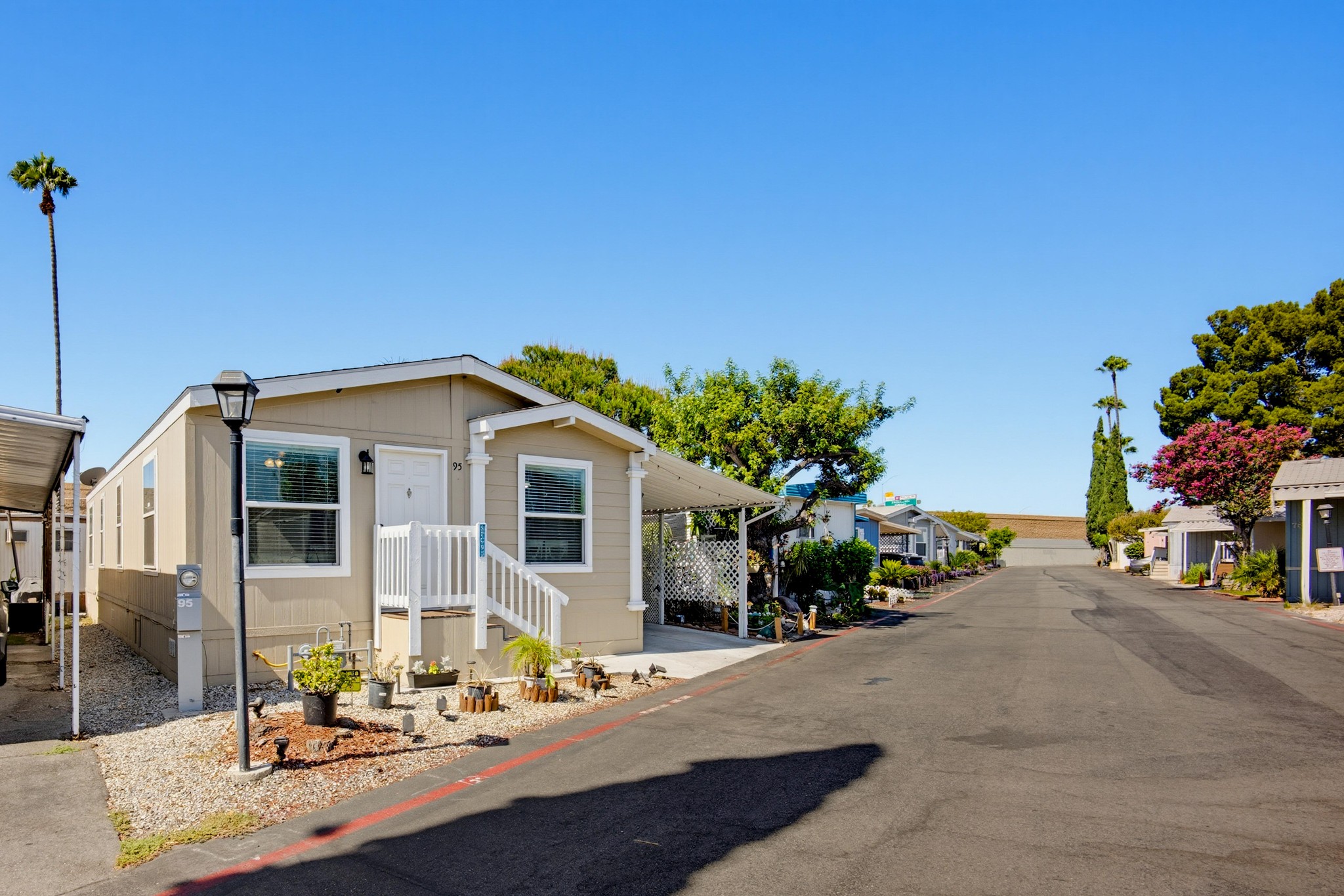Virtual tour photo 3 of 35 for 1512 E 5th St Spc 95