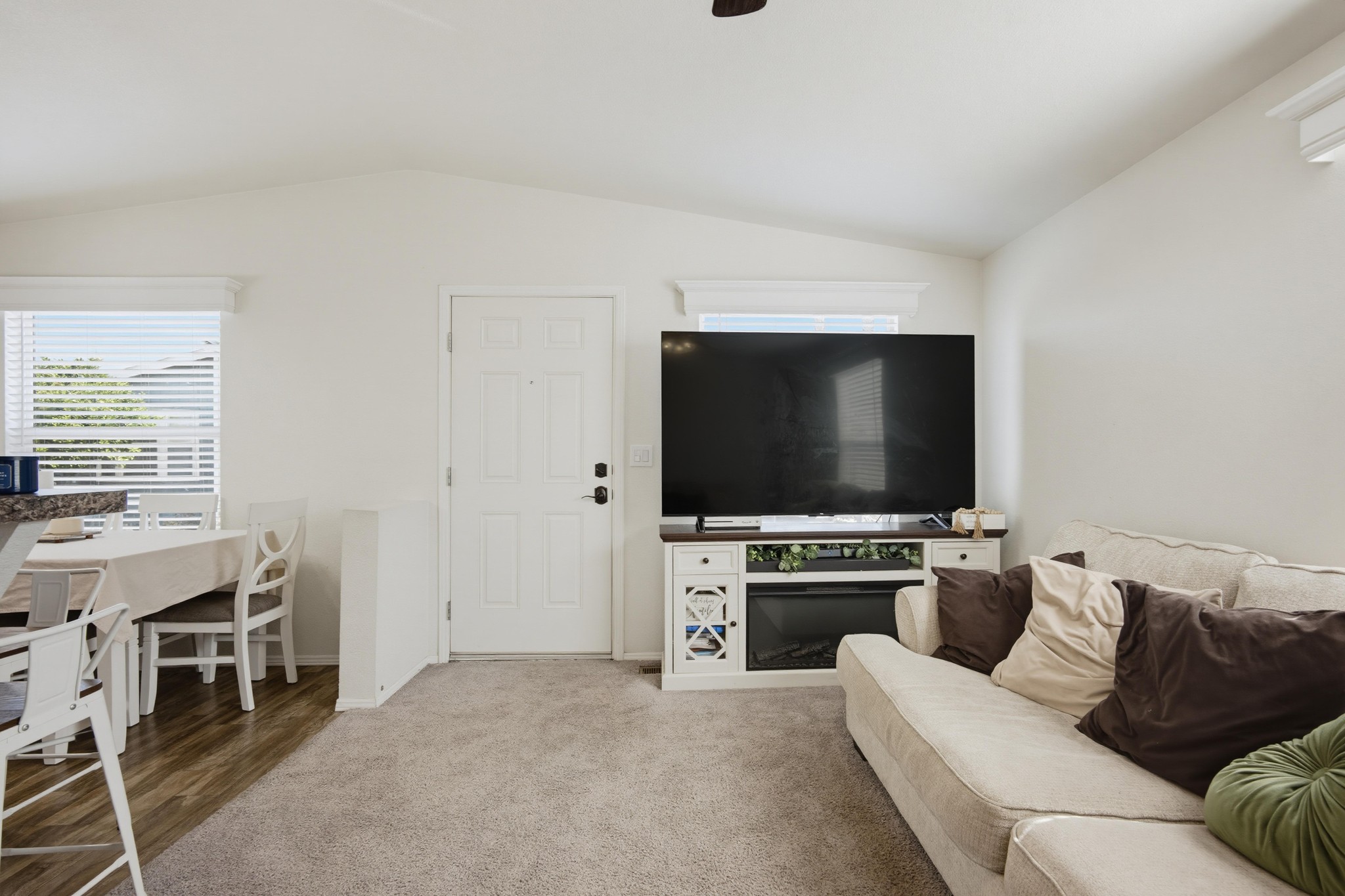 Virtual tour photo 8 of 35 for 1512 E 5th St Spc 95